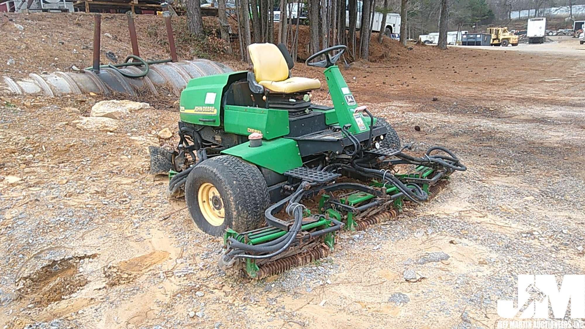 JOHN DEERE 3235B FAIRWAY MOWER SN: TC3235F010164