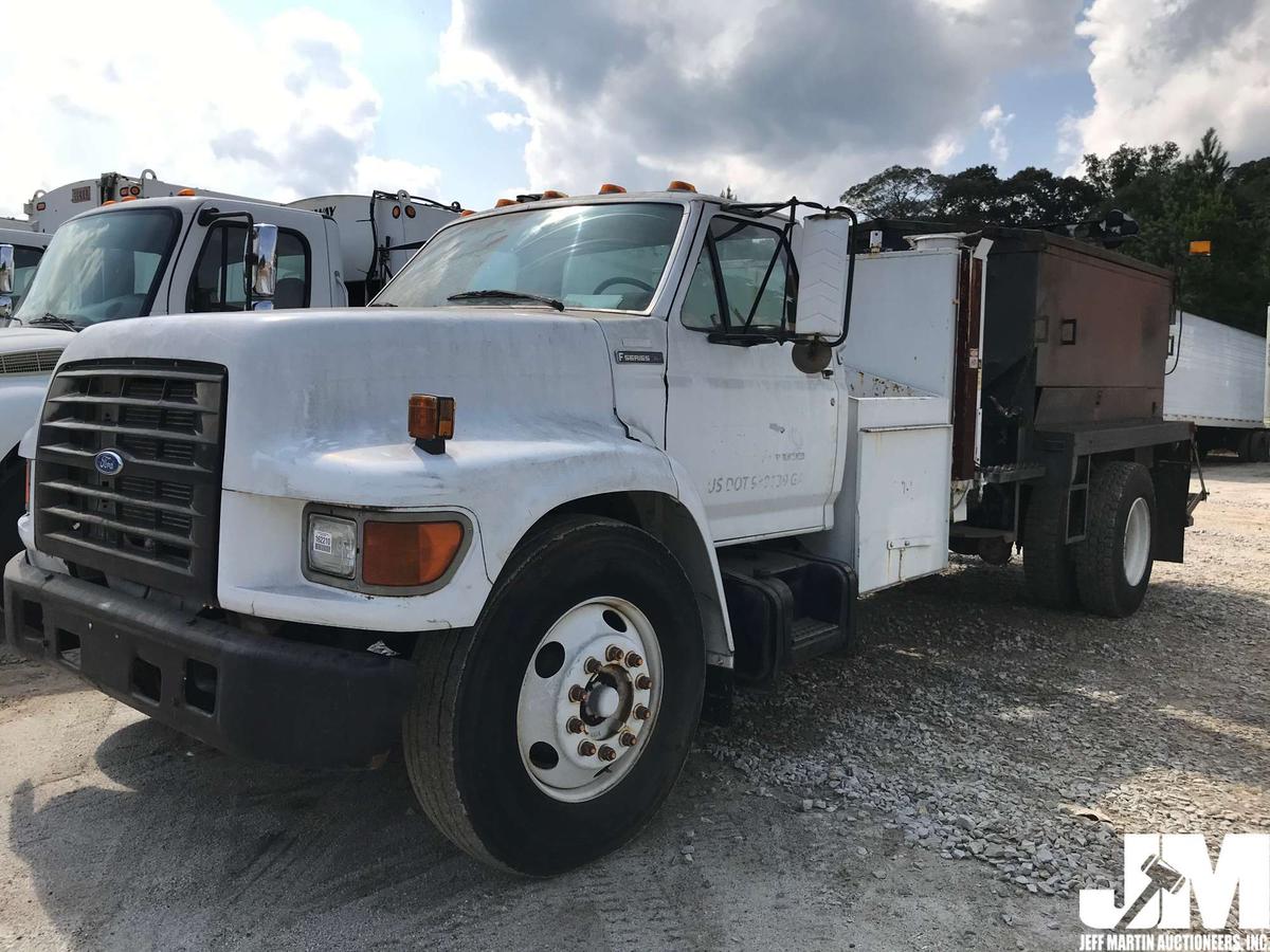 1995 FORD F-800 VIN: 1FDXF80C2SVA18829 SINGLE AXLE POTHOLE PATCHING TRUCK