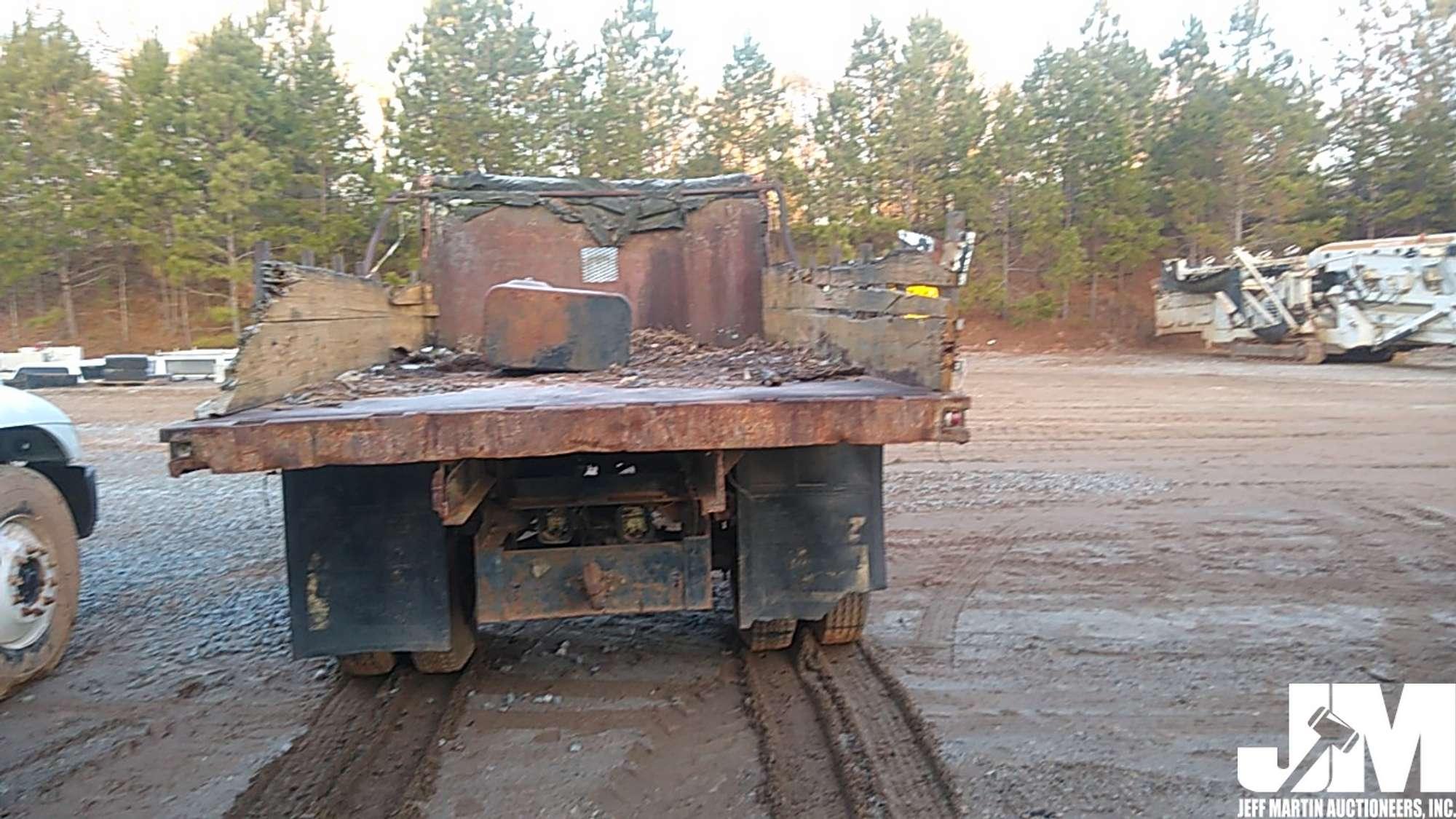 1984 FORD F-700 VIN: 1FDNF70H4EVA33897 SINGLE AXLE DUMP TRUCK