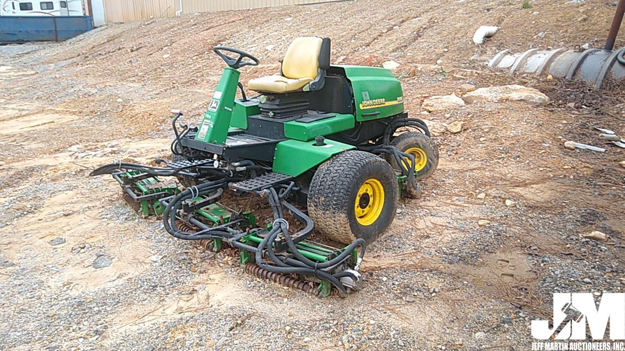 JOHN DEERE 3235B FAIRWAY MOWER SN: TC3235F010164