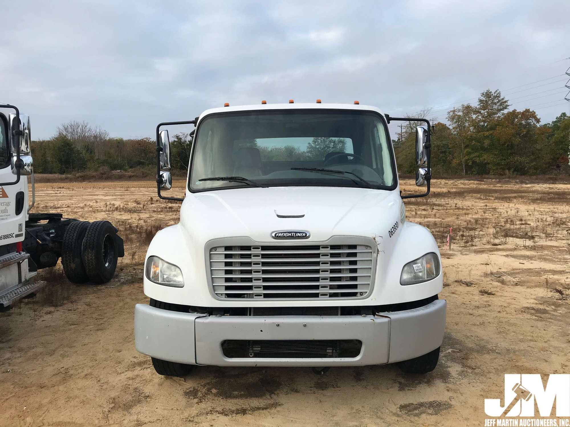 2006 FREIGHTLINER M2 VIN: 1FUBCXDC16HW03930 SINGLE AXLE DAY CAB TRUCK TRACTOR