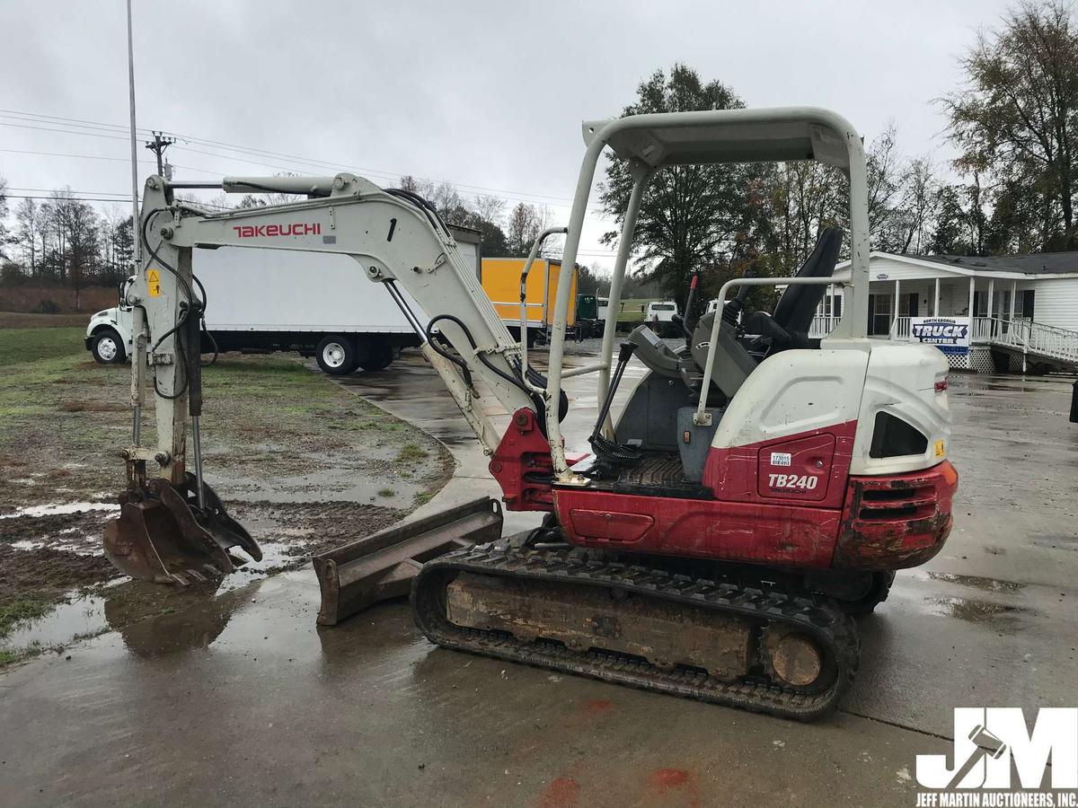 2014 TAKEUCHI TB240 MINI EXCAVATOR SN: 12400750