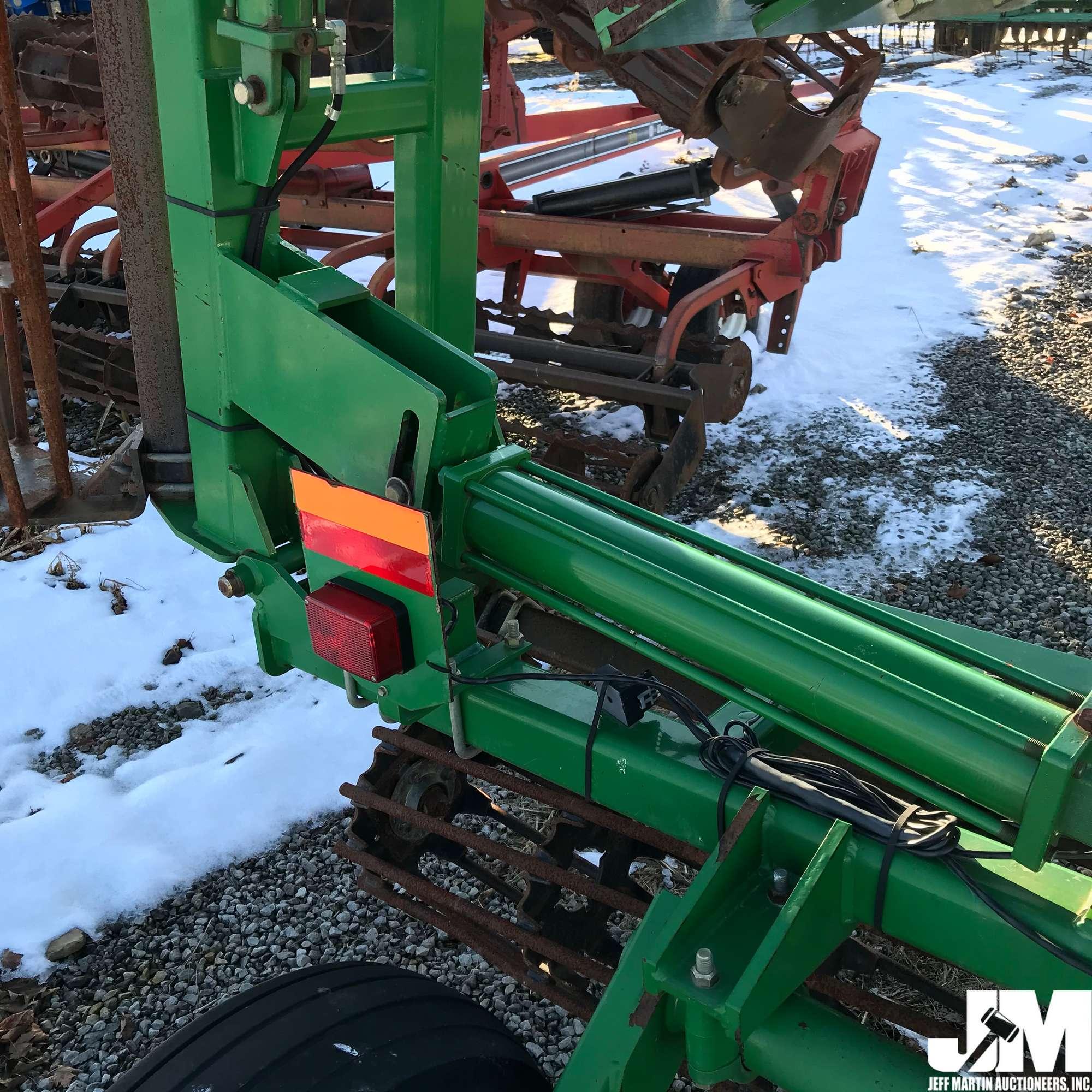 2007 JOHN DEERE 200 SN: N00200X002067 BASKET ROLLER