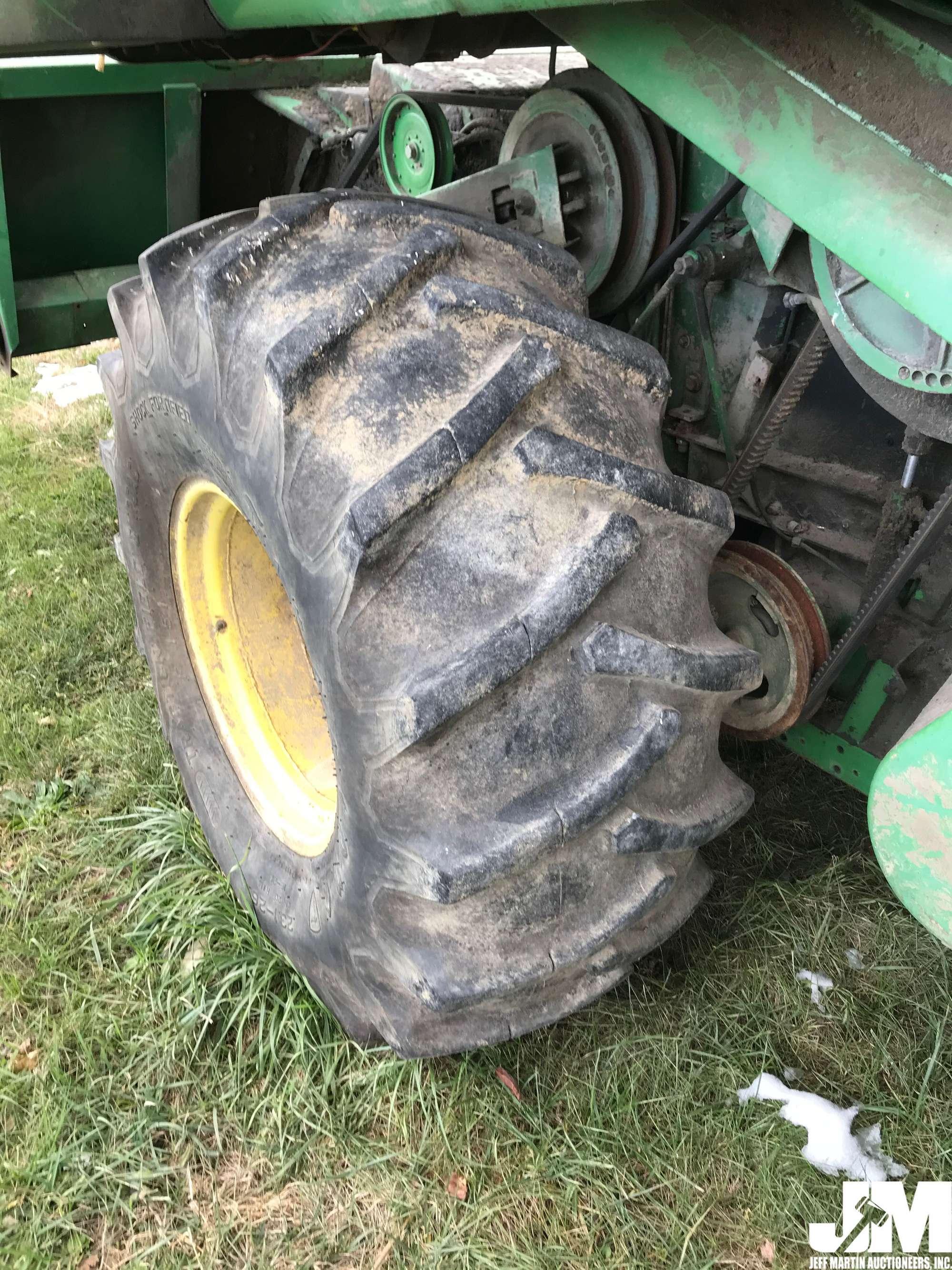 1972 JOHN DEERE 6600 SN: 006745 COMBINE