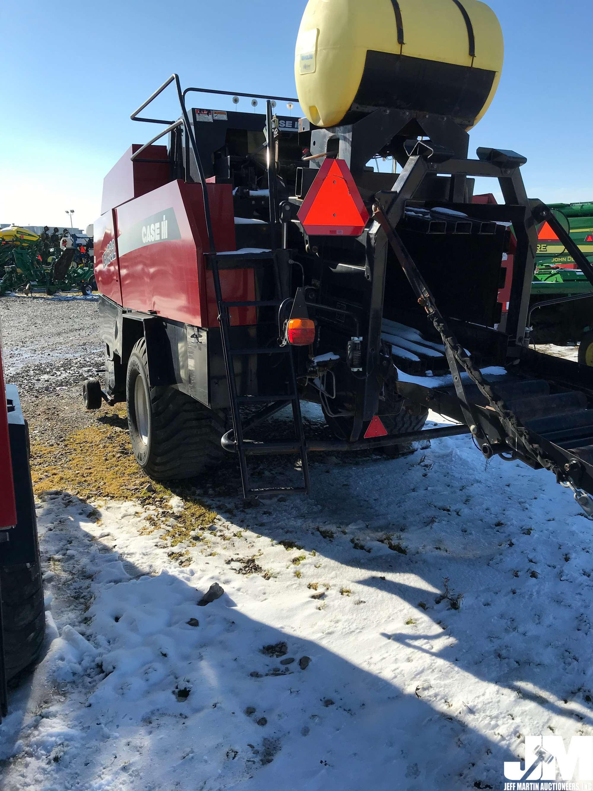 2006 CASE-IH SQUARE BALER LBX332 SN: 324358007