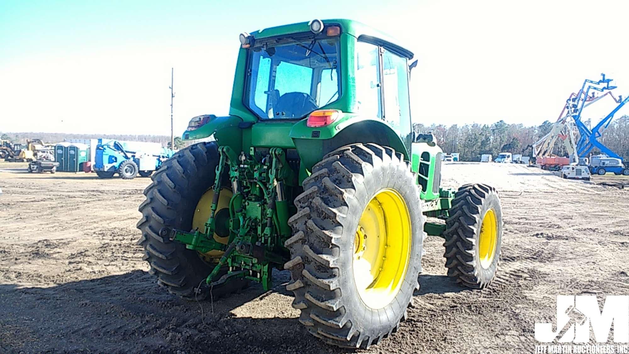 JOHN DEERE 7330 PREMIUM 4X4 TRACTOR SN: 013445