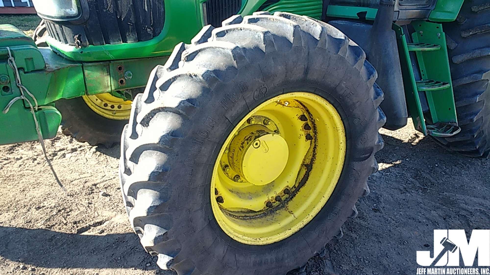 JOHN DEERE 7330 PREMIUM 4X4 TRACTOR SN: 013445