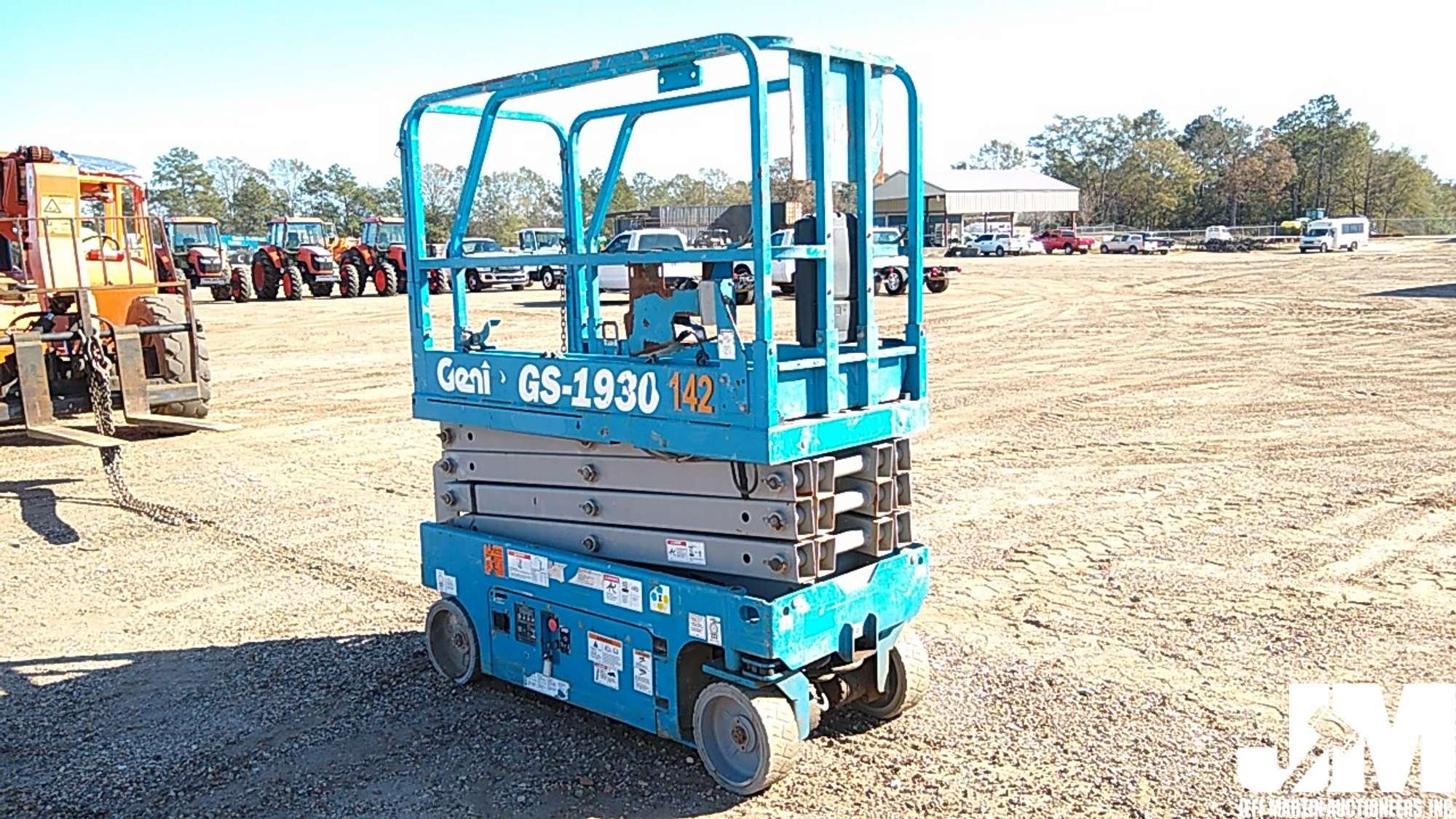 2013 GENIE GS-1930 19' SCISSOR LIFT SN: GS3013A-118249