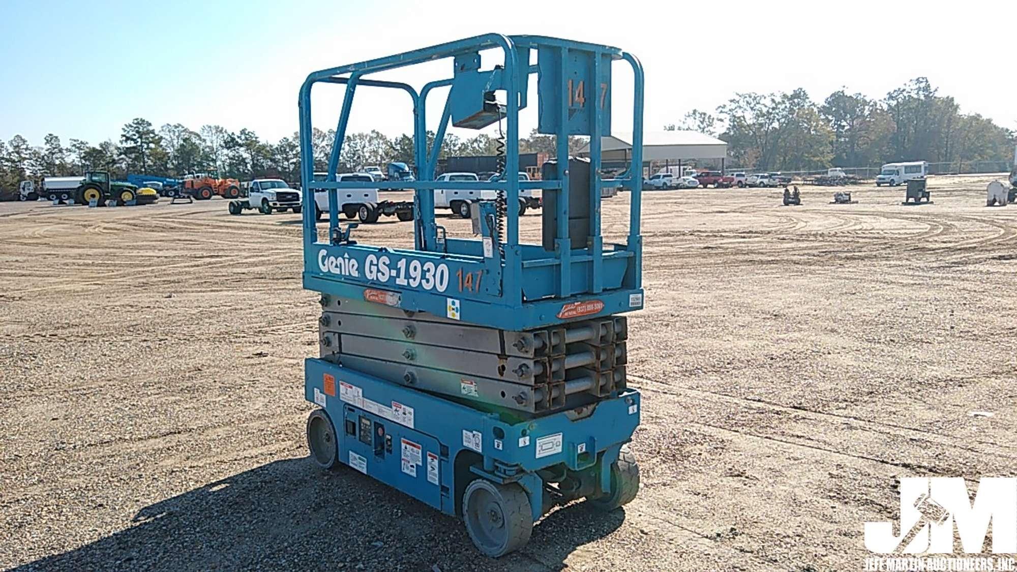 2013 GENIE GS-1930 19' SCISSOR LIFT SN: GS3013A-118260