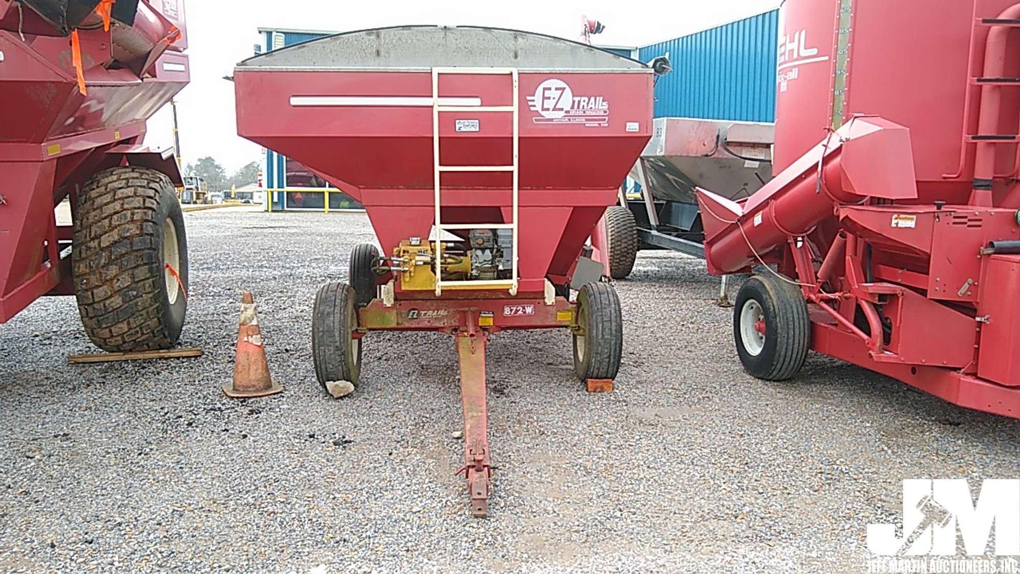 E-Z TRAIL MODEL 230 SN: 872WE102407Z 4726 GRAIN WAGON