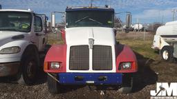 1999 KENWORTH T300 VIN: 3BKMHZ7X9XF793219 SINGLE AXLE FUEL & LUBE TRUCK