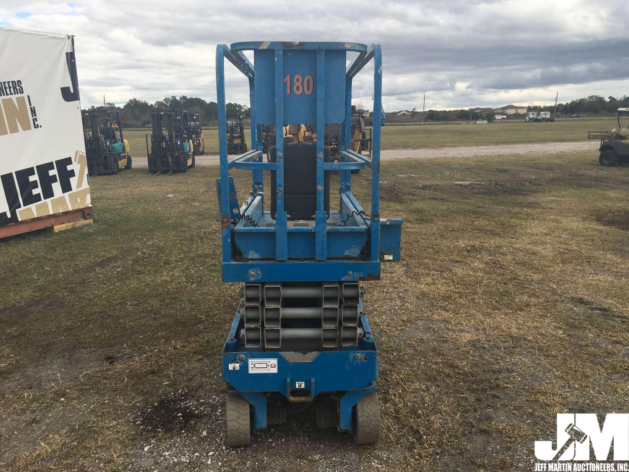 2013 GENIE GS-1930 19' SCISSOR LIFT SN: GS3013A-118253