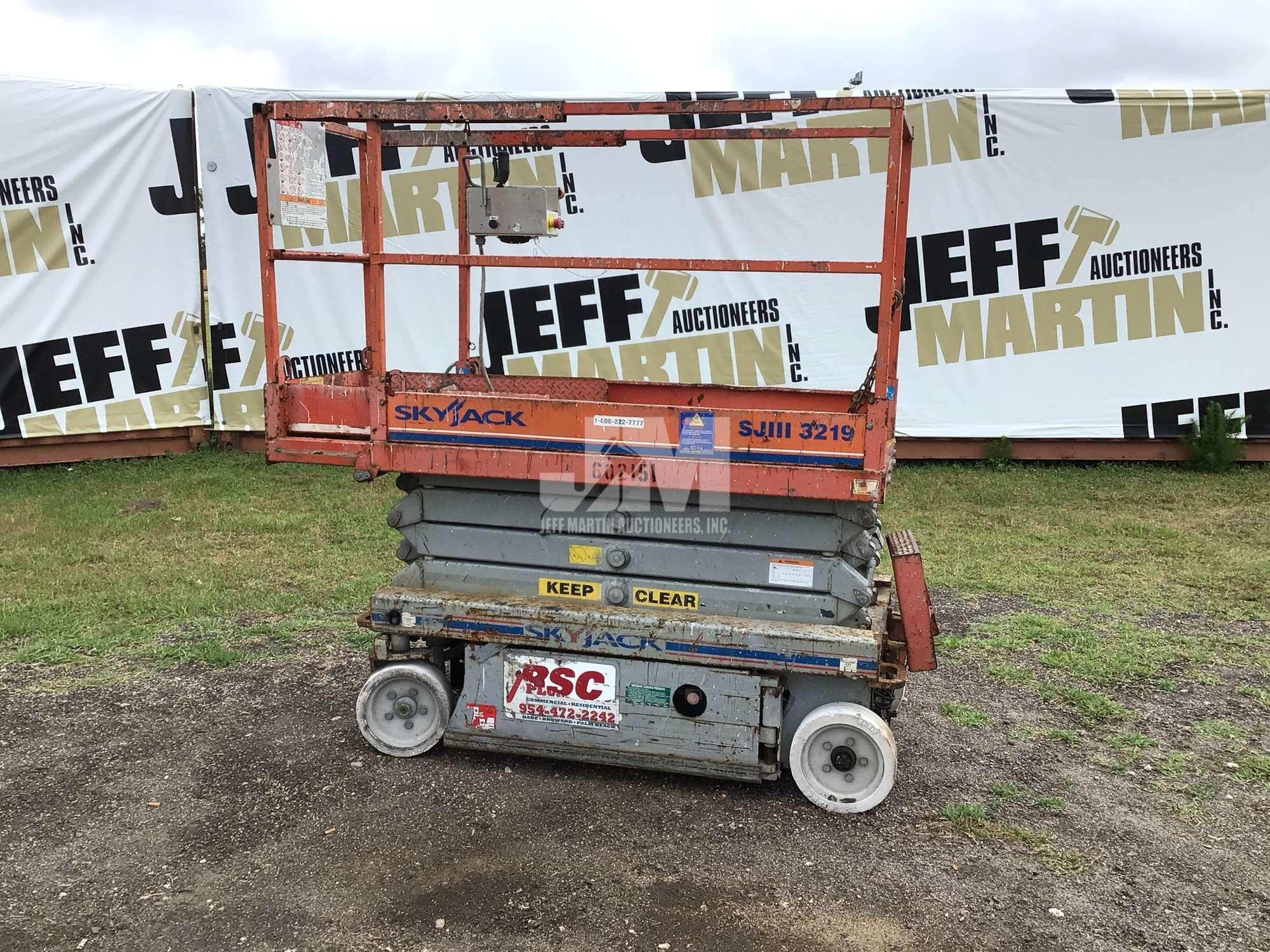 2009 SKYJACK SJIII3219 19’...... SCISSOR LIFT SN: 252567