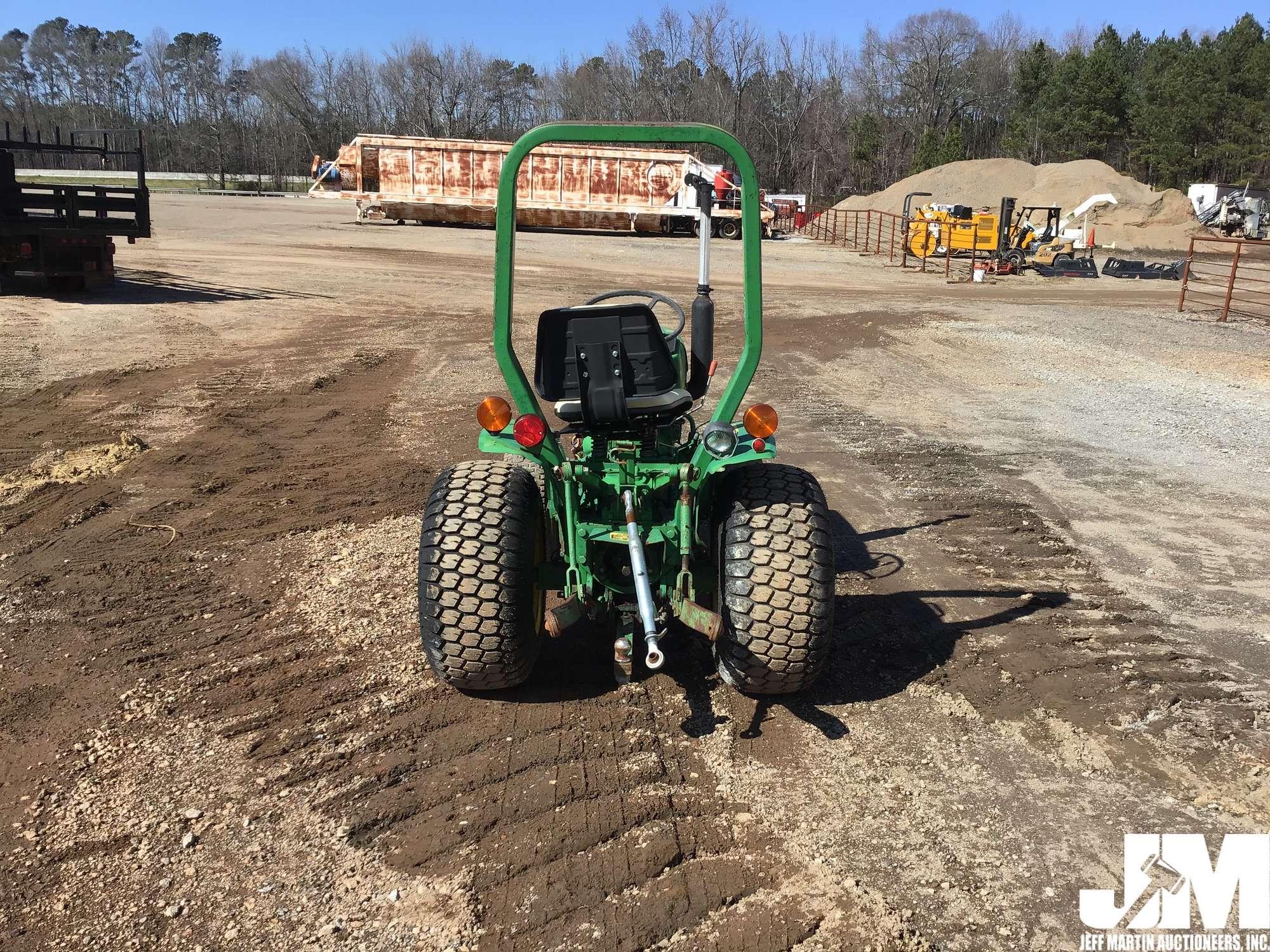 1987 JOHN DEERE 650 TRACTOR SN: CH0650S023917