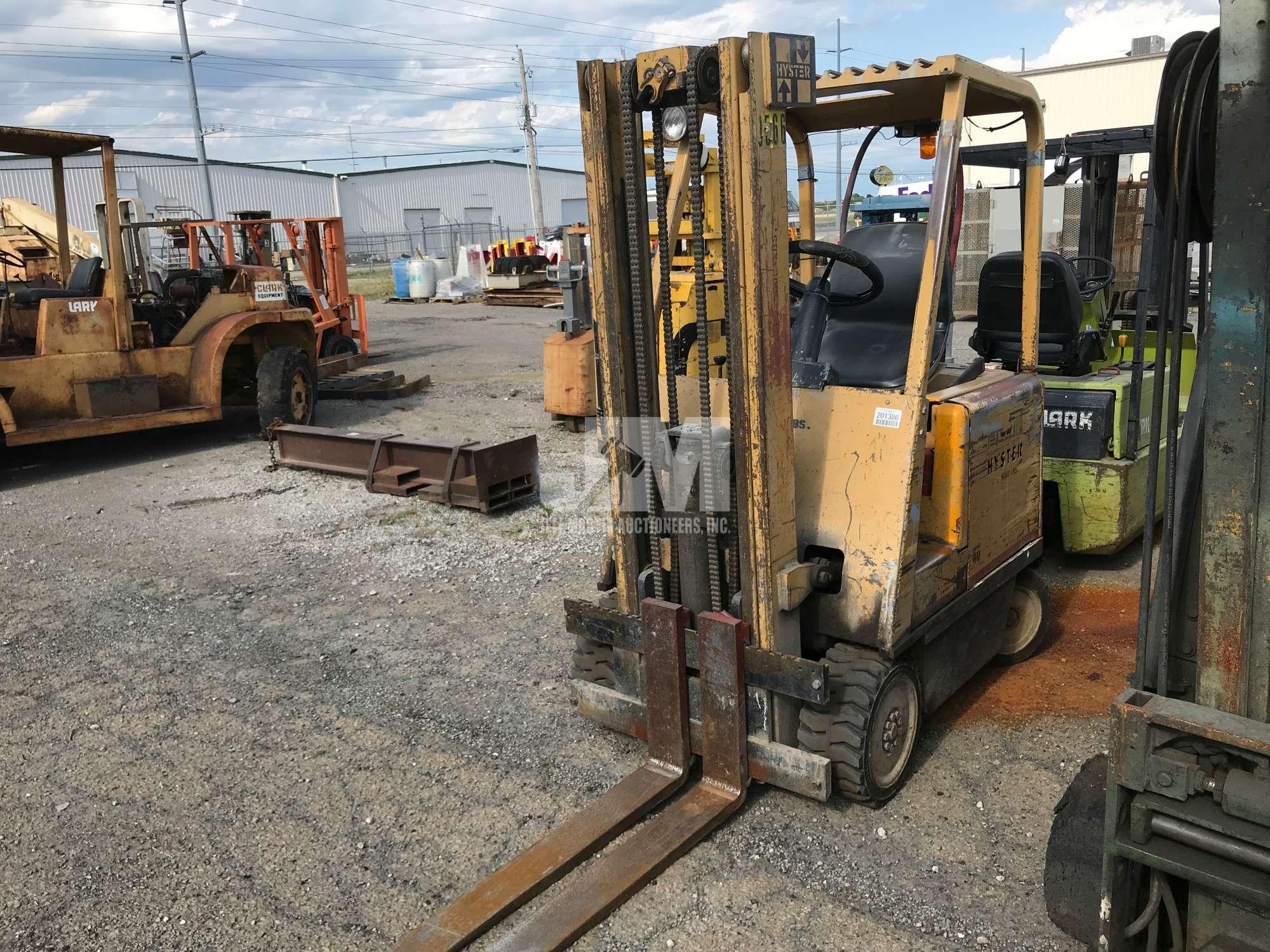 HYSTER ELECTRIC 40 SN: B108V074038 ELECTRIC FORKLIFT