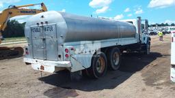 2002 INTERNATIONAL 7400 TANDEM AXLE WATER TRUCK VIN: 1HTWHADT02J042407