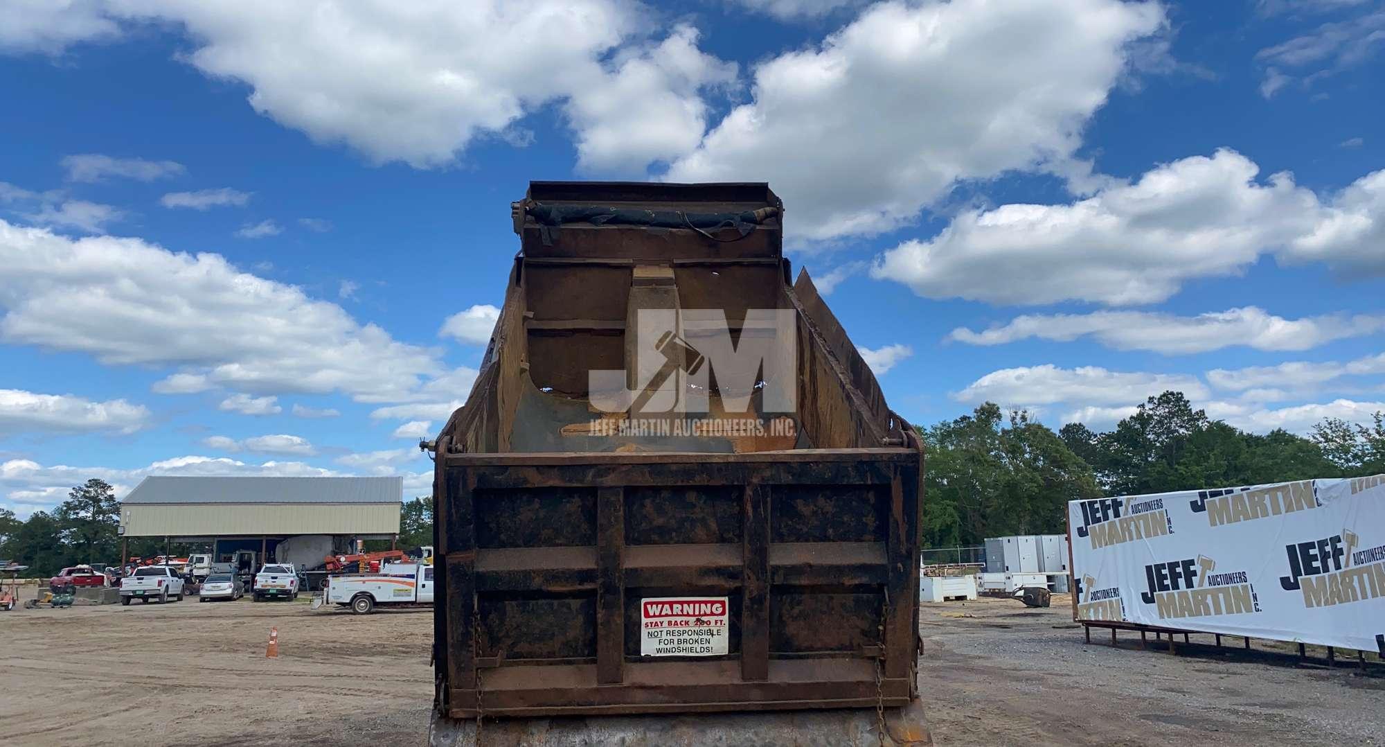 1989 FORD LT8000 TANDEM AXLE DUMP TRUCK VIN: 1FDYU82A4KVA18482