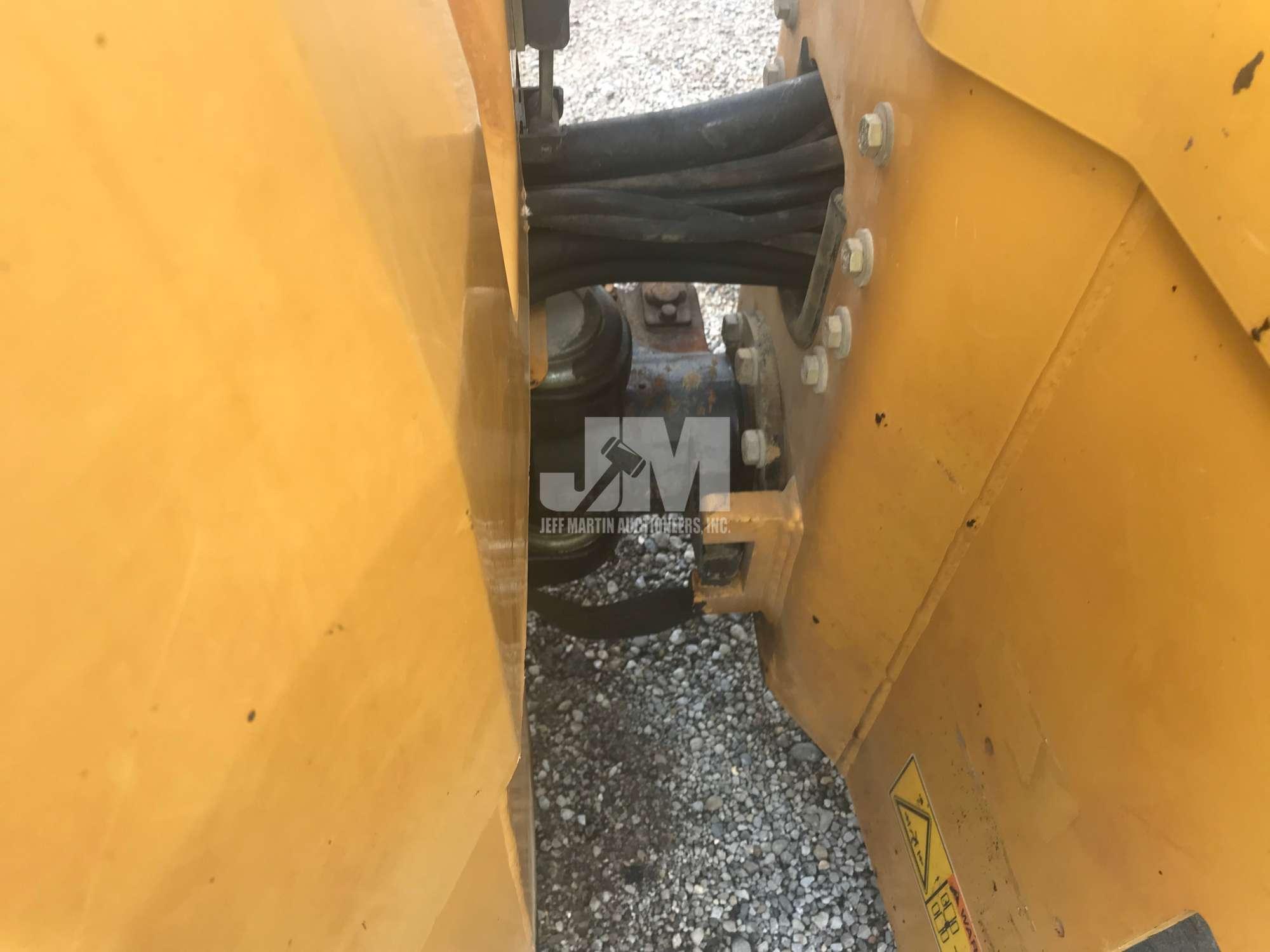 2008 CATERPILLAR CB24 TANDEM VIBRATORY ROLLER SN: 24000139