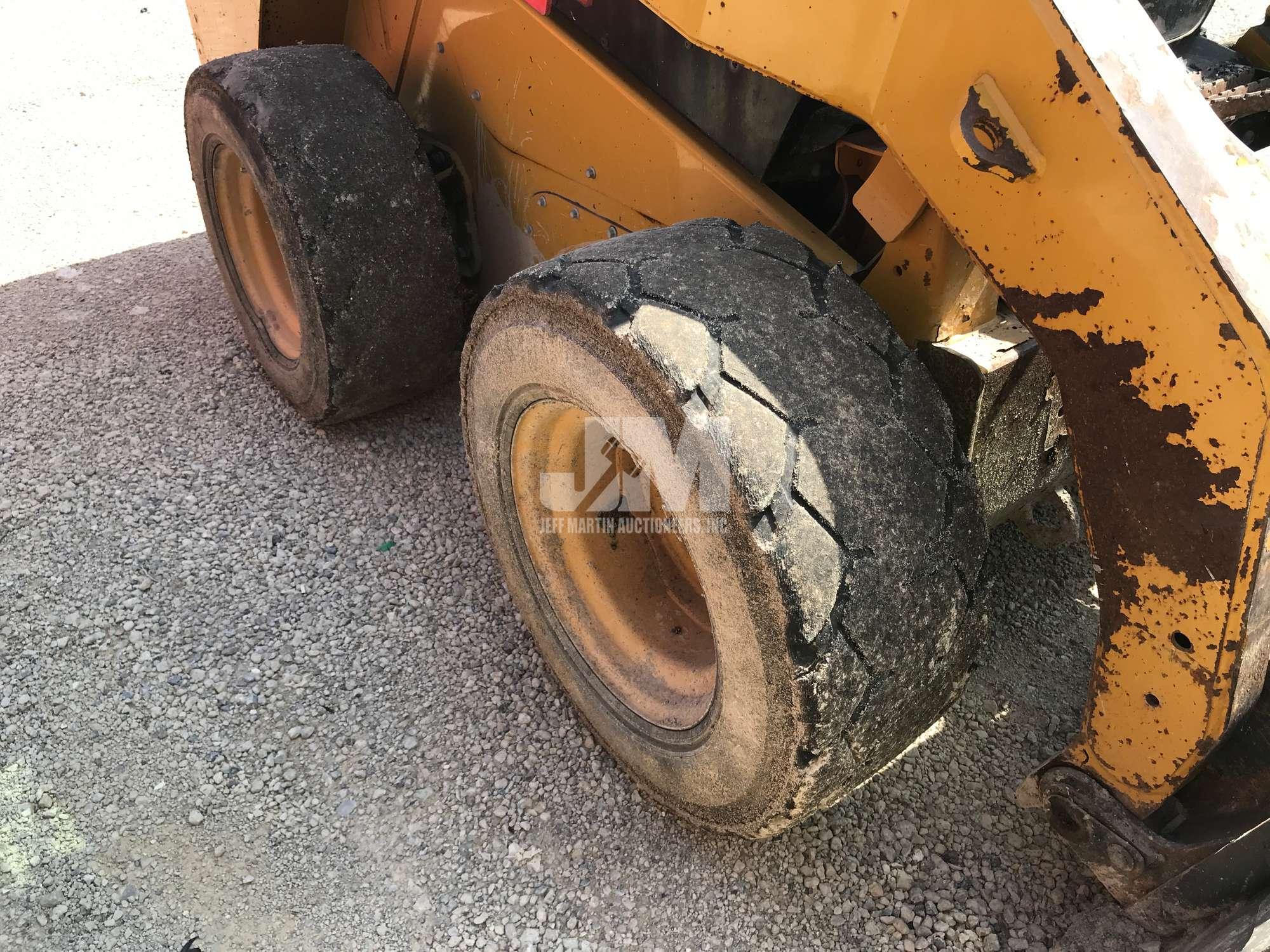 2011 CATERPILLAR 246C C3S3X SKID STEER SN: CAT0246CPJAY04697 CAB