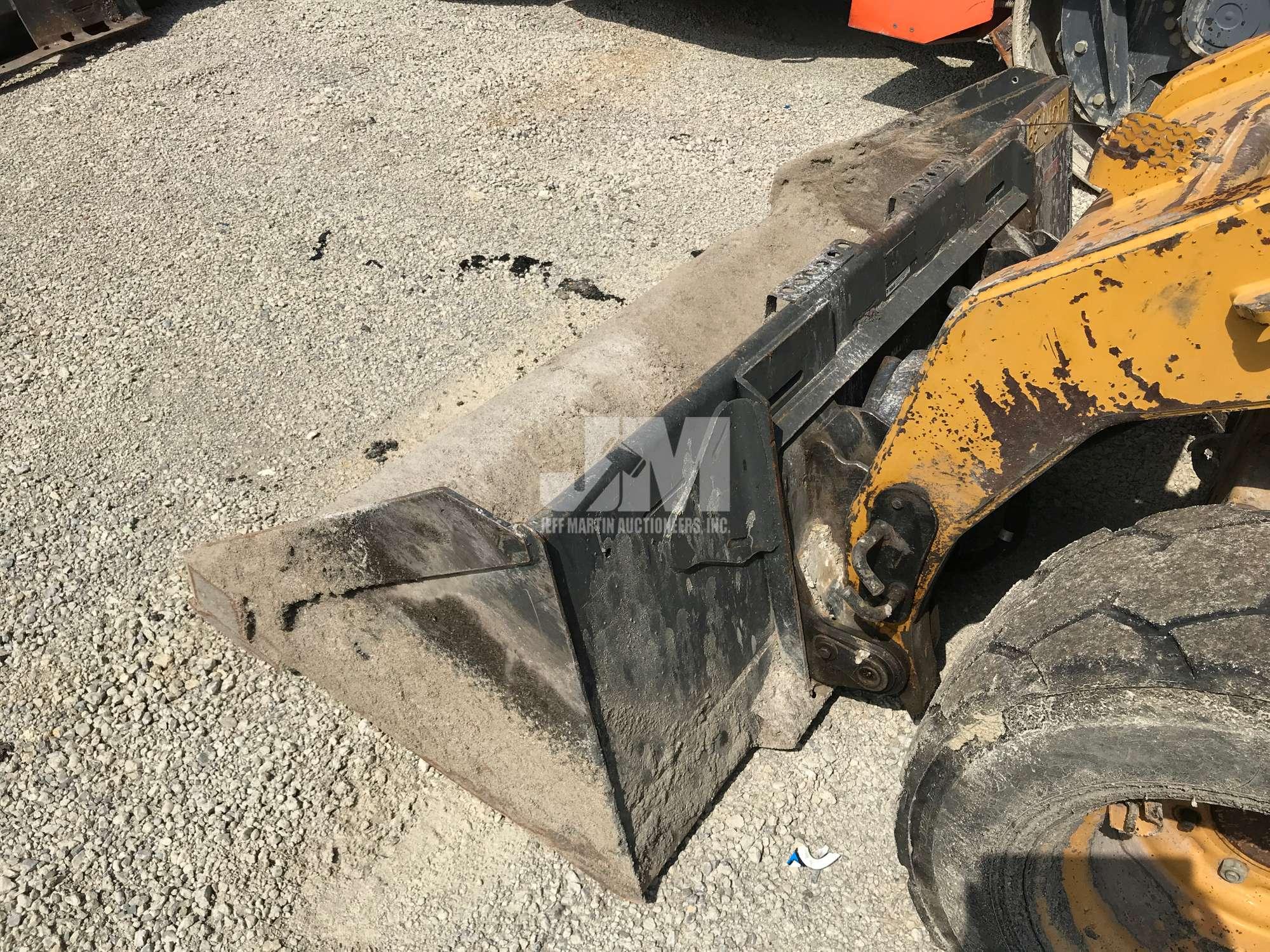 2011 CATERPILLAR 246C C3S3X SKID STEER SN: CAT0246CPJAY04697 CAB