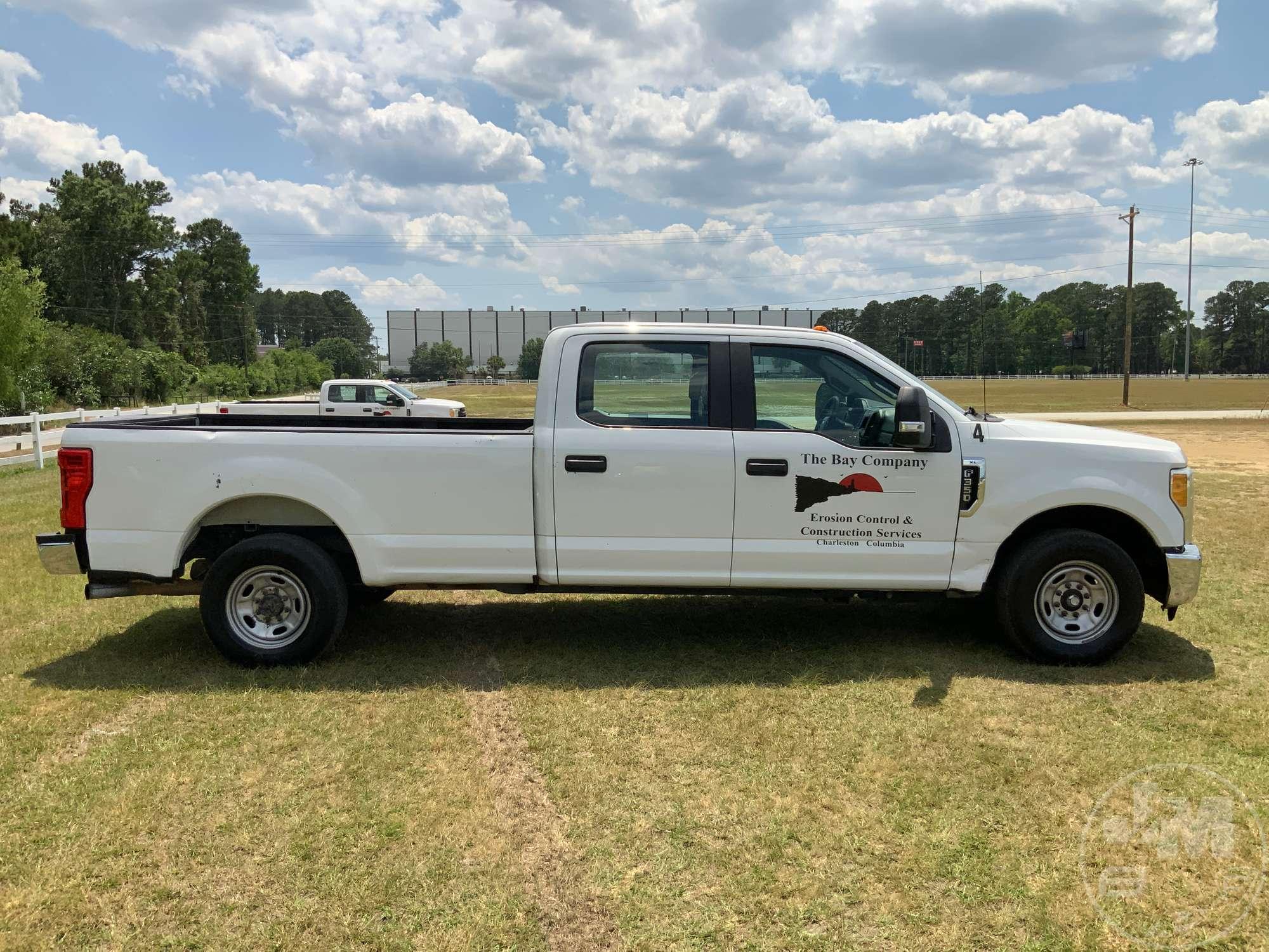 2017 FORD F-350 CREW CAB 4X4 1 TON TRUCK VIN: 1FT8W3A68HEB32993