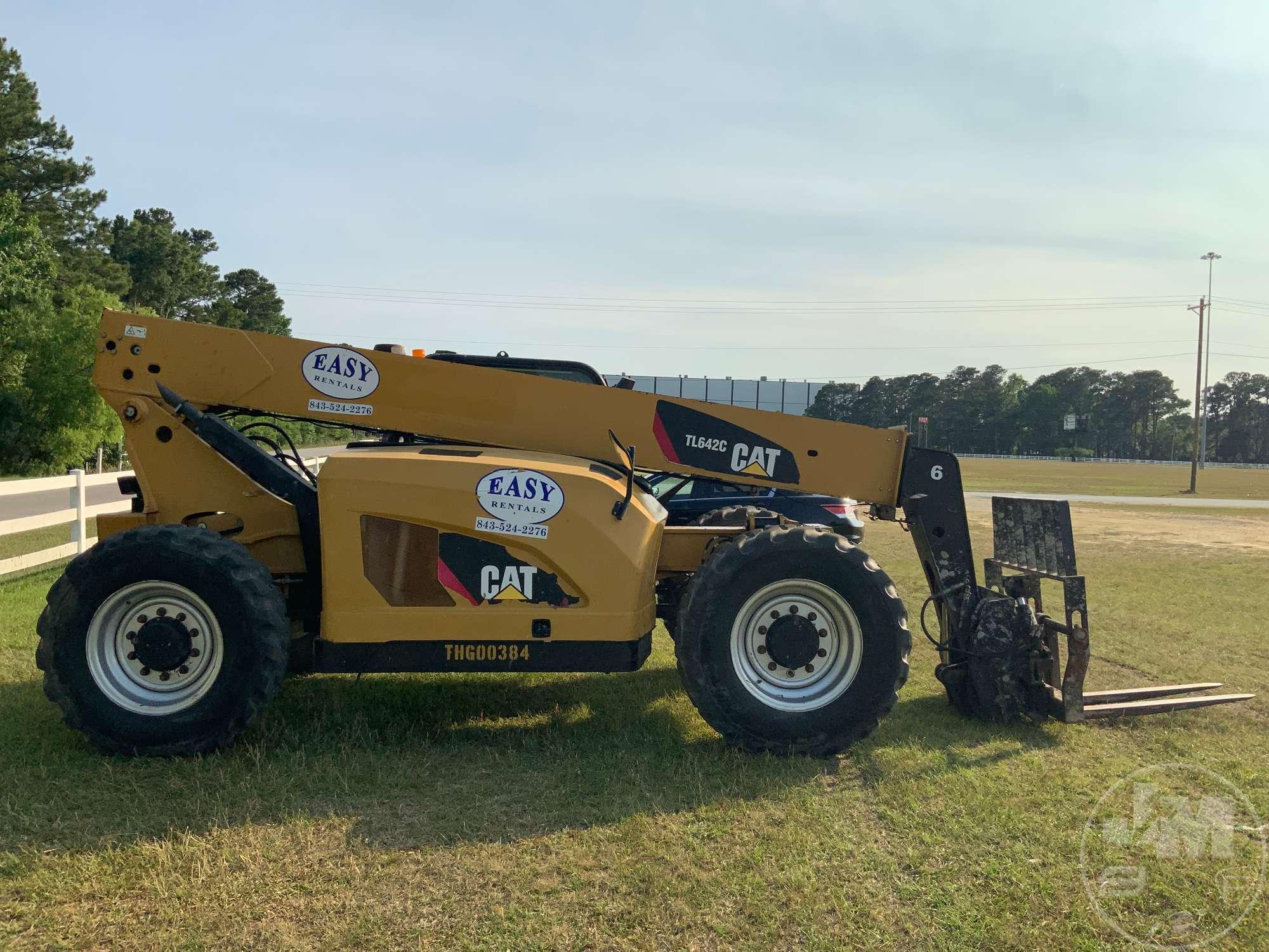 2013 CATERPILLAR TL642C TELESCOPIC FORKLIFT SN: THG00384