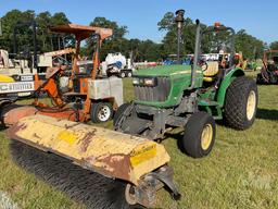 2007 JOHN DEERE 5225 SN: LV5225R323140 BROOM TRACTOR