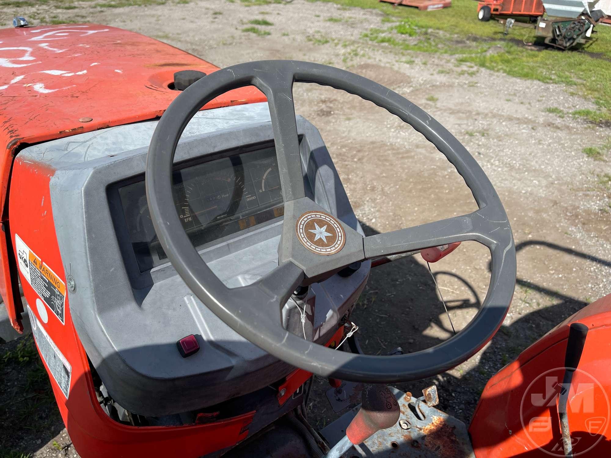 KUBOTA M4800 TRACTOR SN: M480-10749