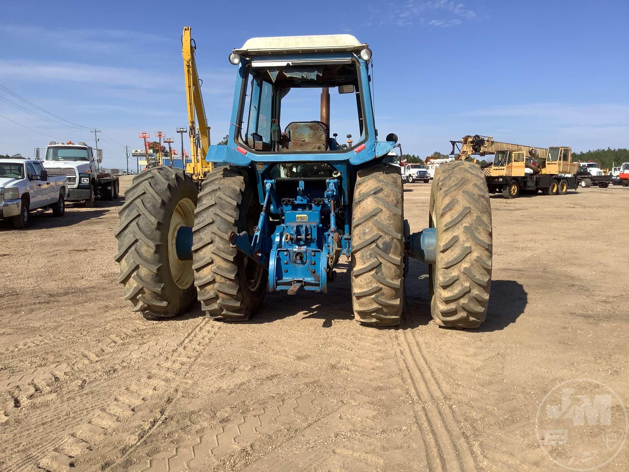 FORD TW-20 TRACTOR