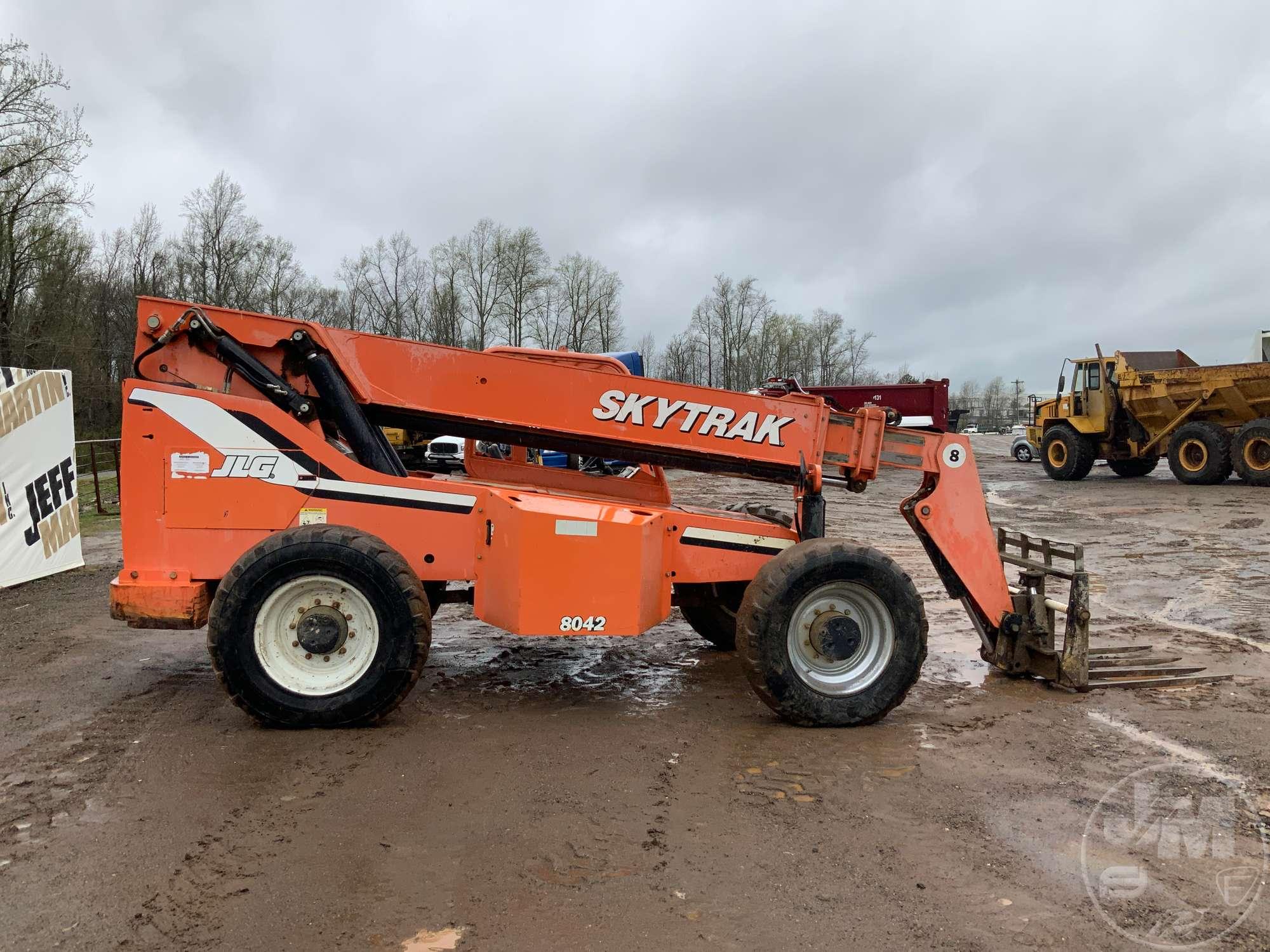 2007 JLG SKYTRAK 8042 TELESCOPIC FORKLIFT SN: 0160025443