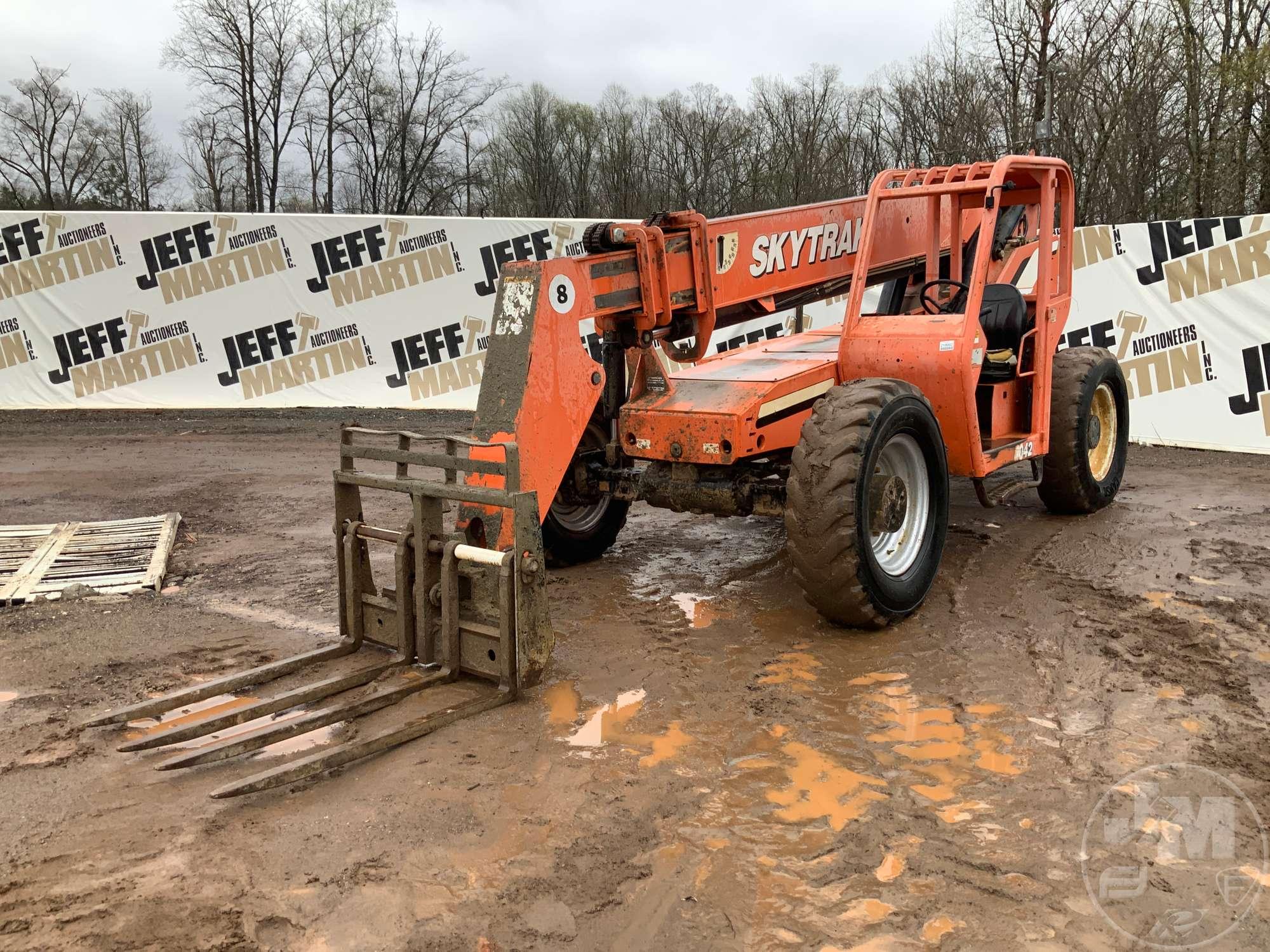 2007 JLG SKYTRAK 8042 TELESCOPIC FORKLIFT SN: 0160025443