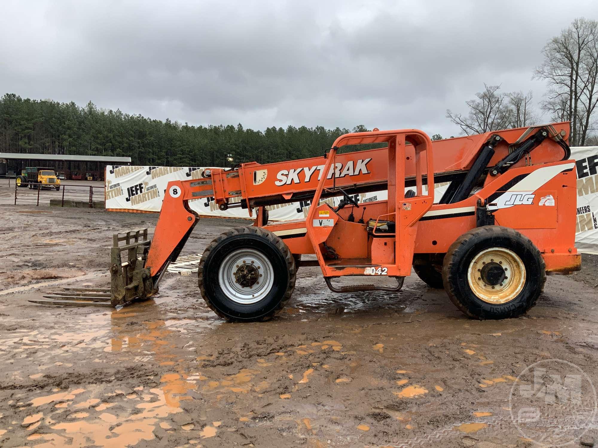 2007 JLG SKYTRAK 8042 TELESCOPIC FORKLIFT SN: 0160025443