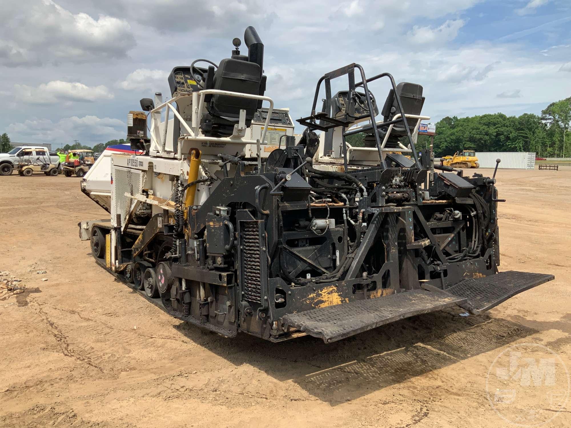 2009 CATERPILLAR AP1055D CRAWLER ASPHALT PAVER SN: FAC00682