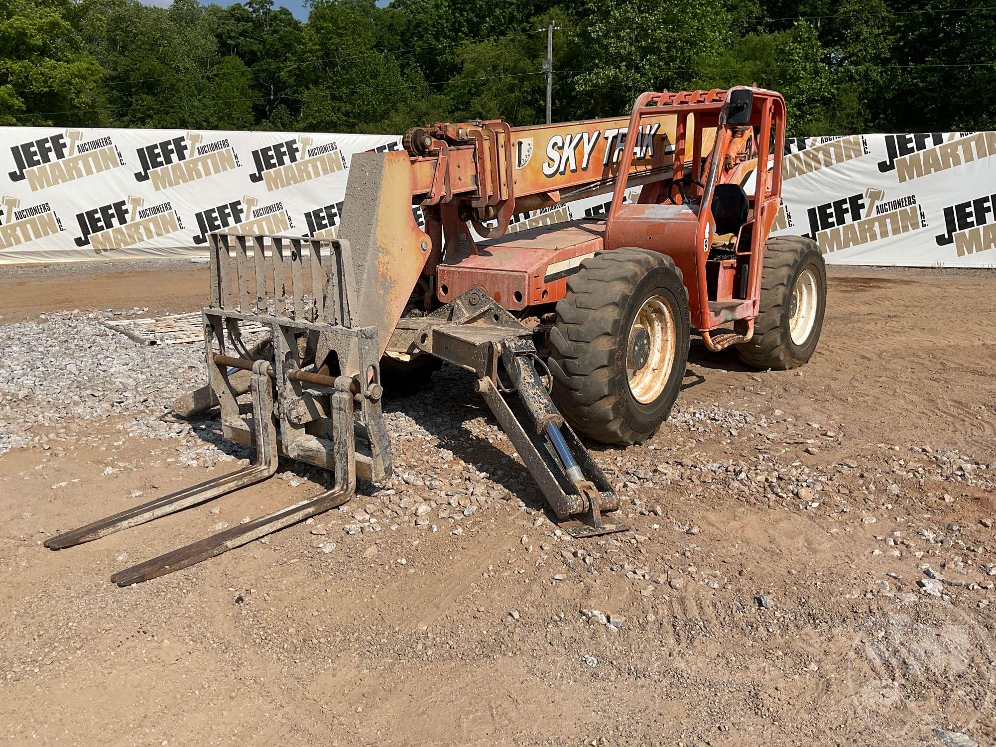 2003 SKYTRAK 10054 TELESCOPIC FORKLIFT SN: 0160004676