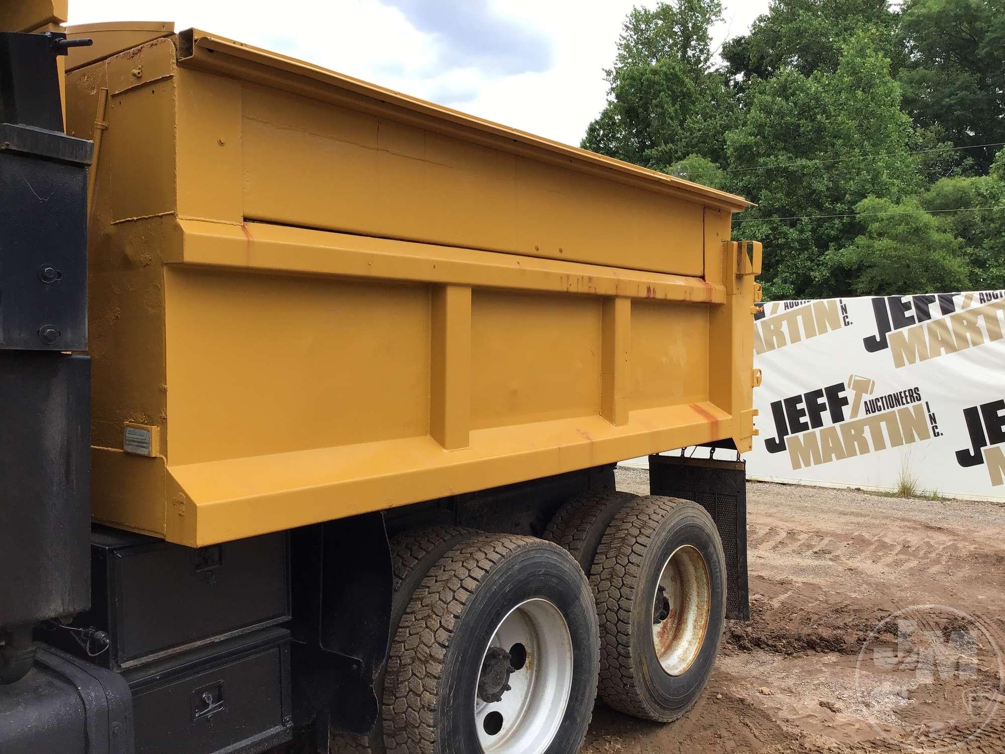 2001 STERLING TRUCK L9500 SERIES TANDEM AXLE DUMP TRUCK VIN: 2FZHAZAN81AJ03657