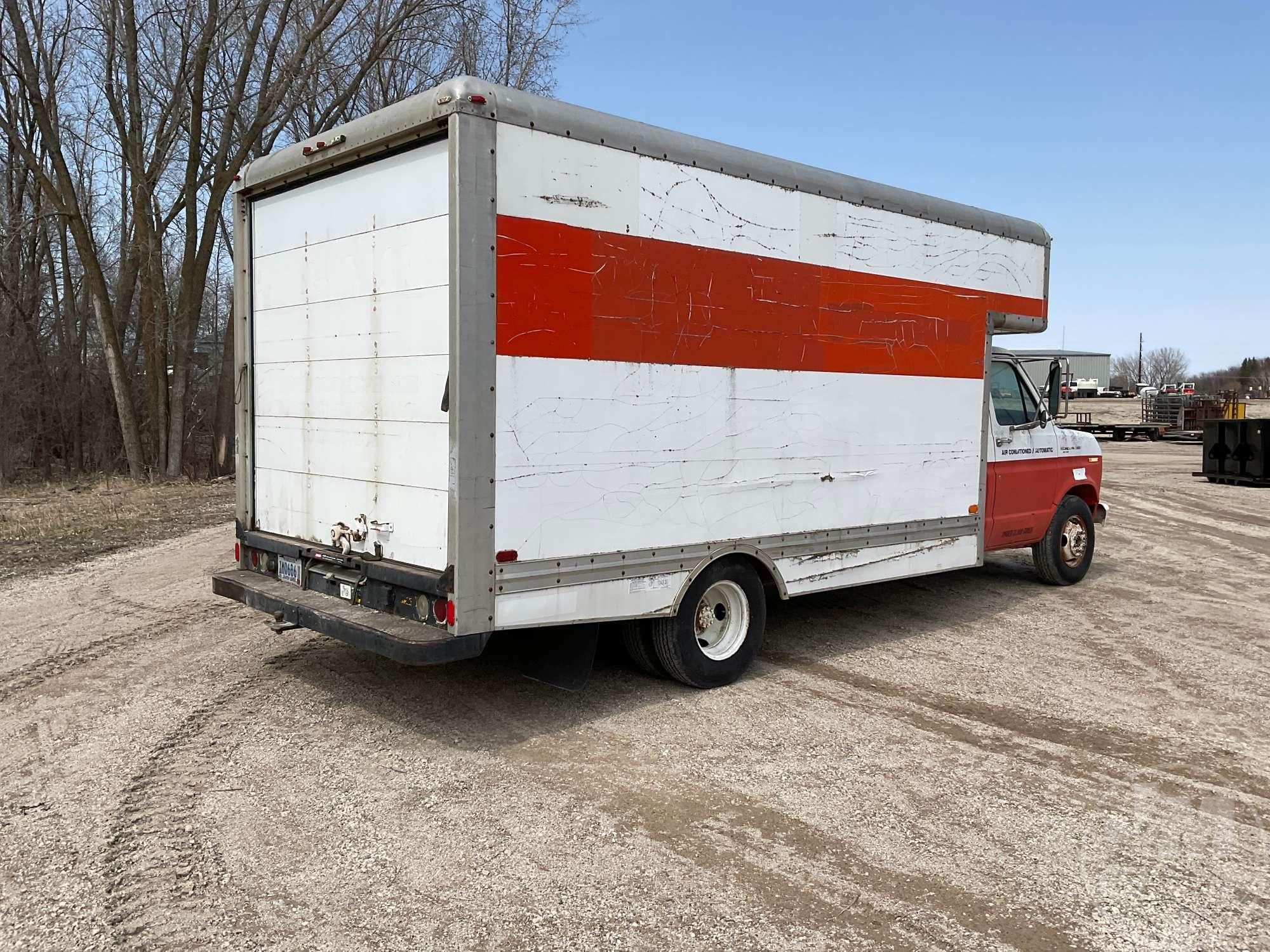 1989 FORD E-350 VAN TRUCK SINGLE AXLE VIN: 1FDKE37M2KHA69051