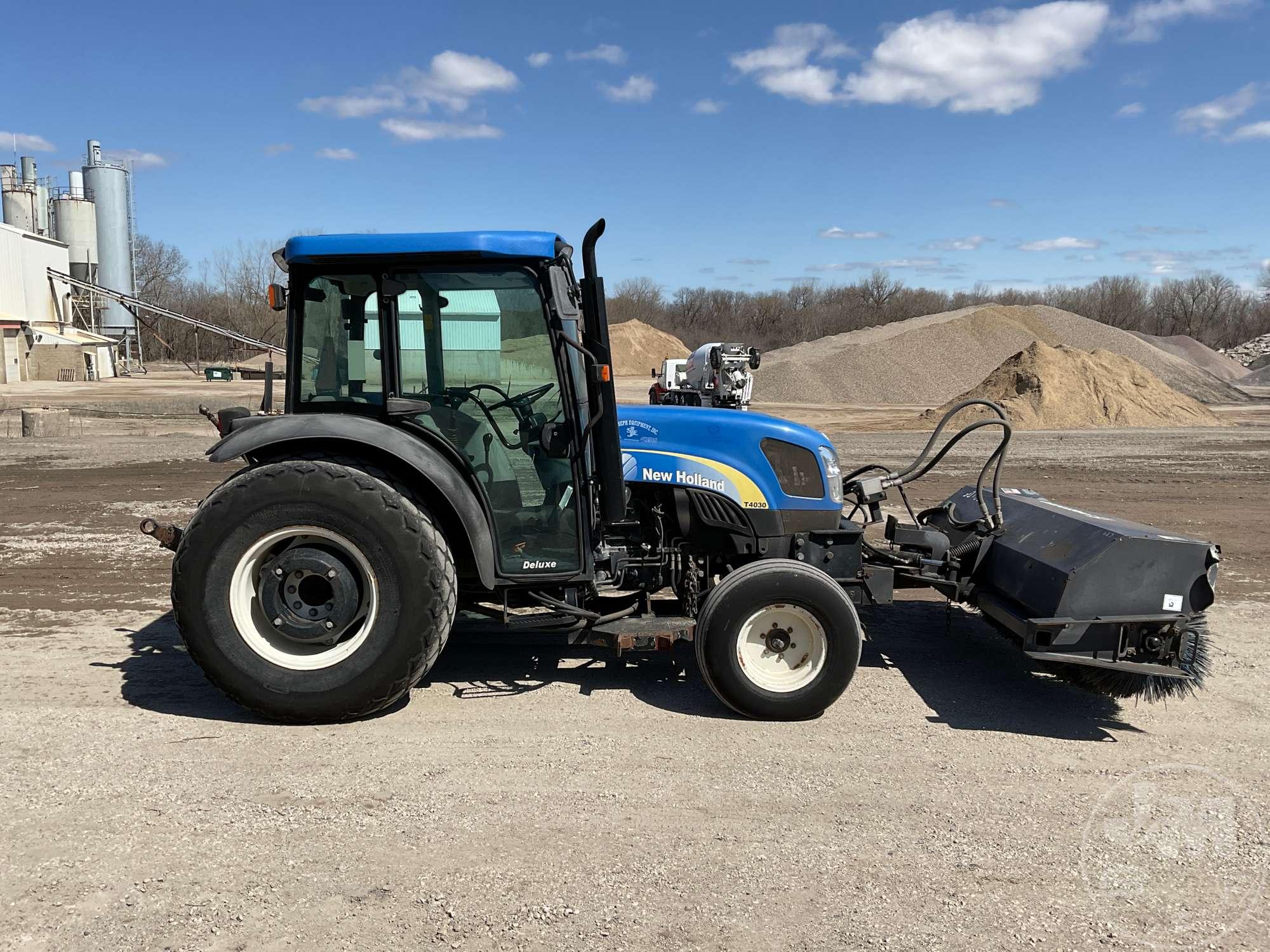 2010 NEW HOLLAND T4030 TRACTOR SN: ZAJA07495