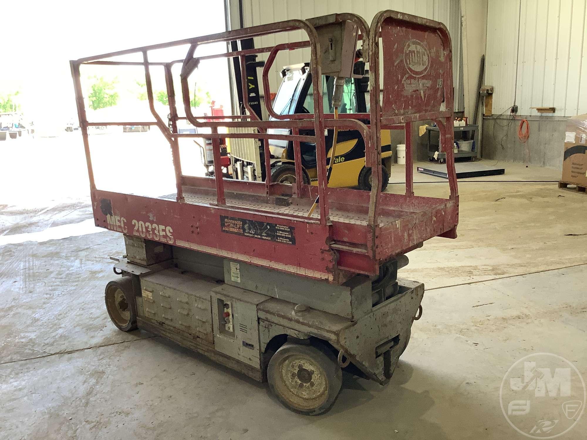 1997 MEC 2033ES 20’...... SCISSOR LIFT SN: 08800433