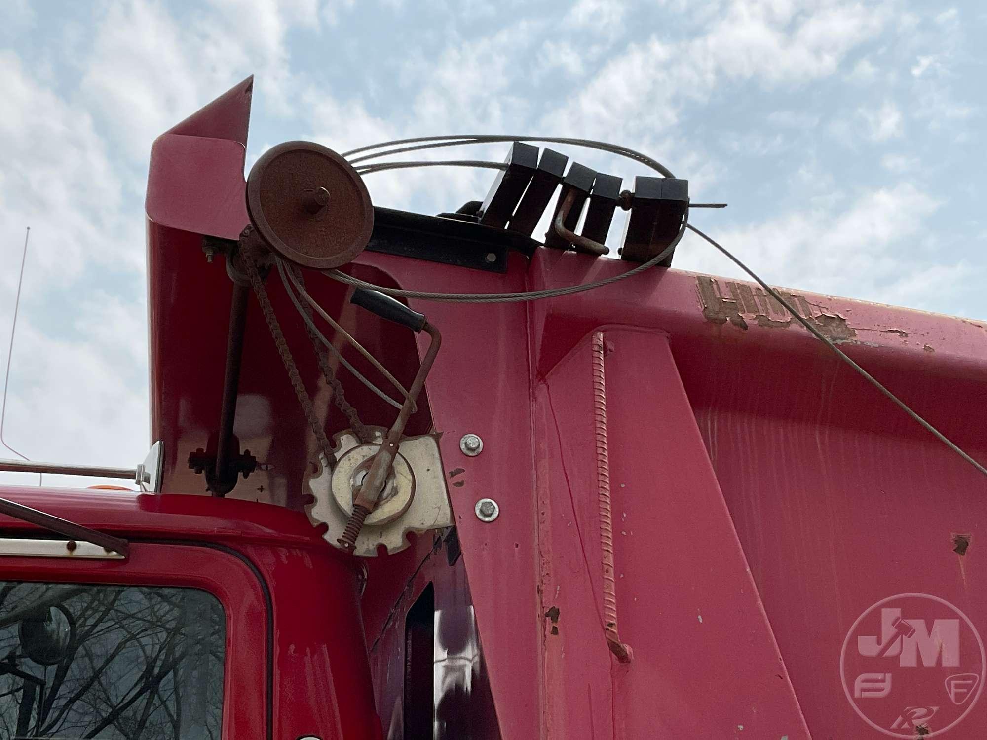 1987 MACK RD685S TANDEM AXLE DUMP TRUCK VIN: 1M2P132C5HA011873