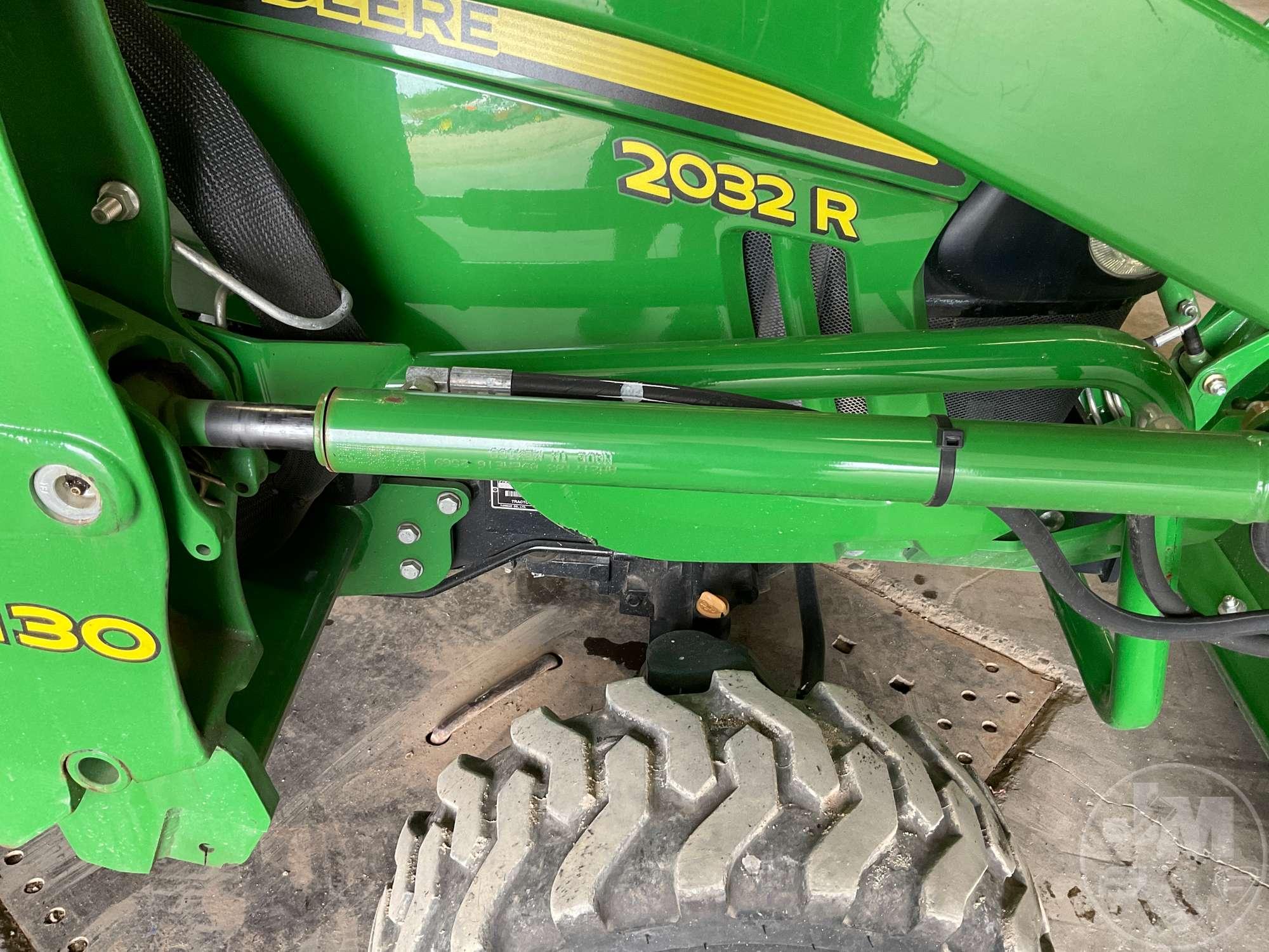 2016 JOHN DEERE 2032R SN: 116382