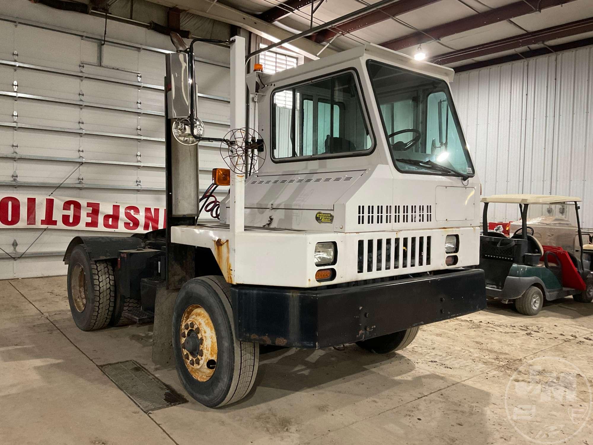 2000 OTTAWA TRUCK 30 SINGLE AXLE TOTER TRUCK VIN: 82926