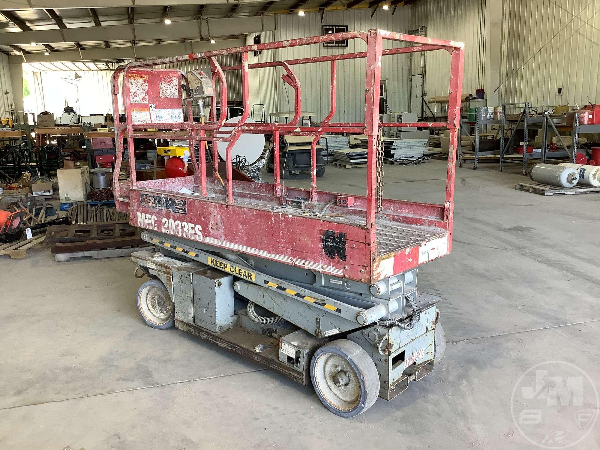 1997 MEC 2033ES 20’...... SCISSOR LIFT SN: 08800433