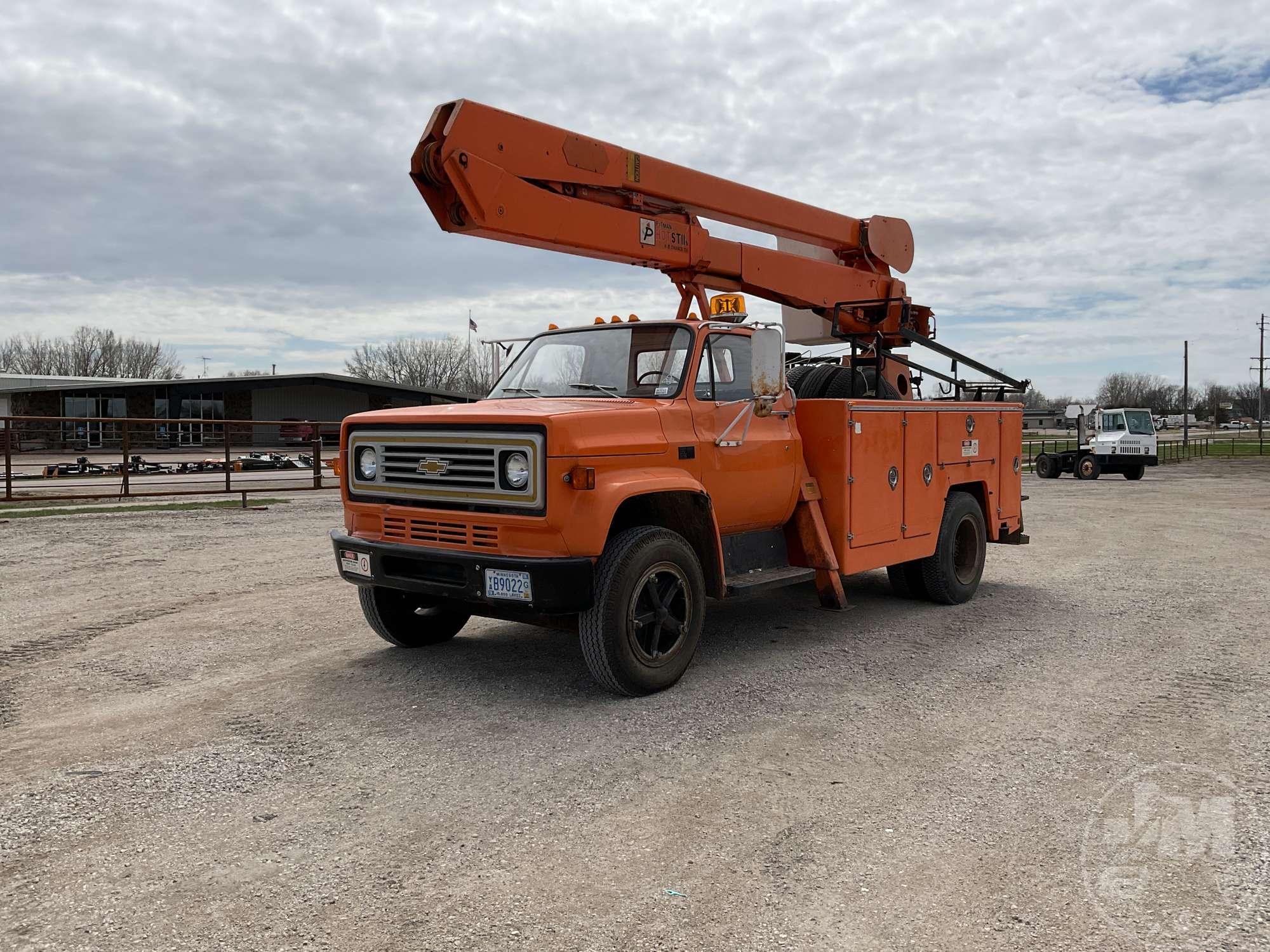 1988 CHEVROLET C7 S/A BUCKET TRUCK VIN: 1GBG7D1B0JV102361