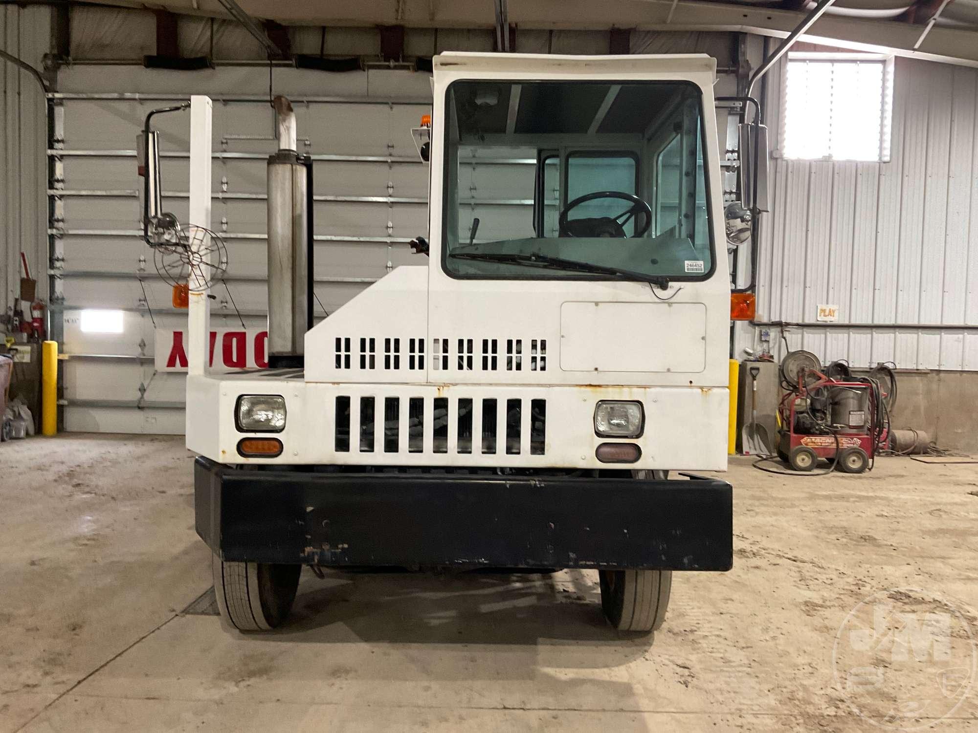 2000 OTTAWA TRUCK 30 SINGLE AXLE TOTER TRUCK VIN: 82926