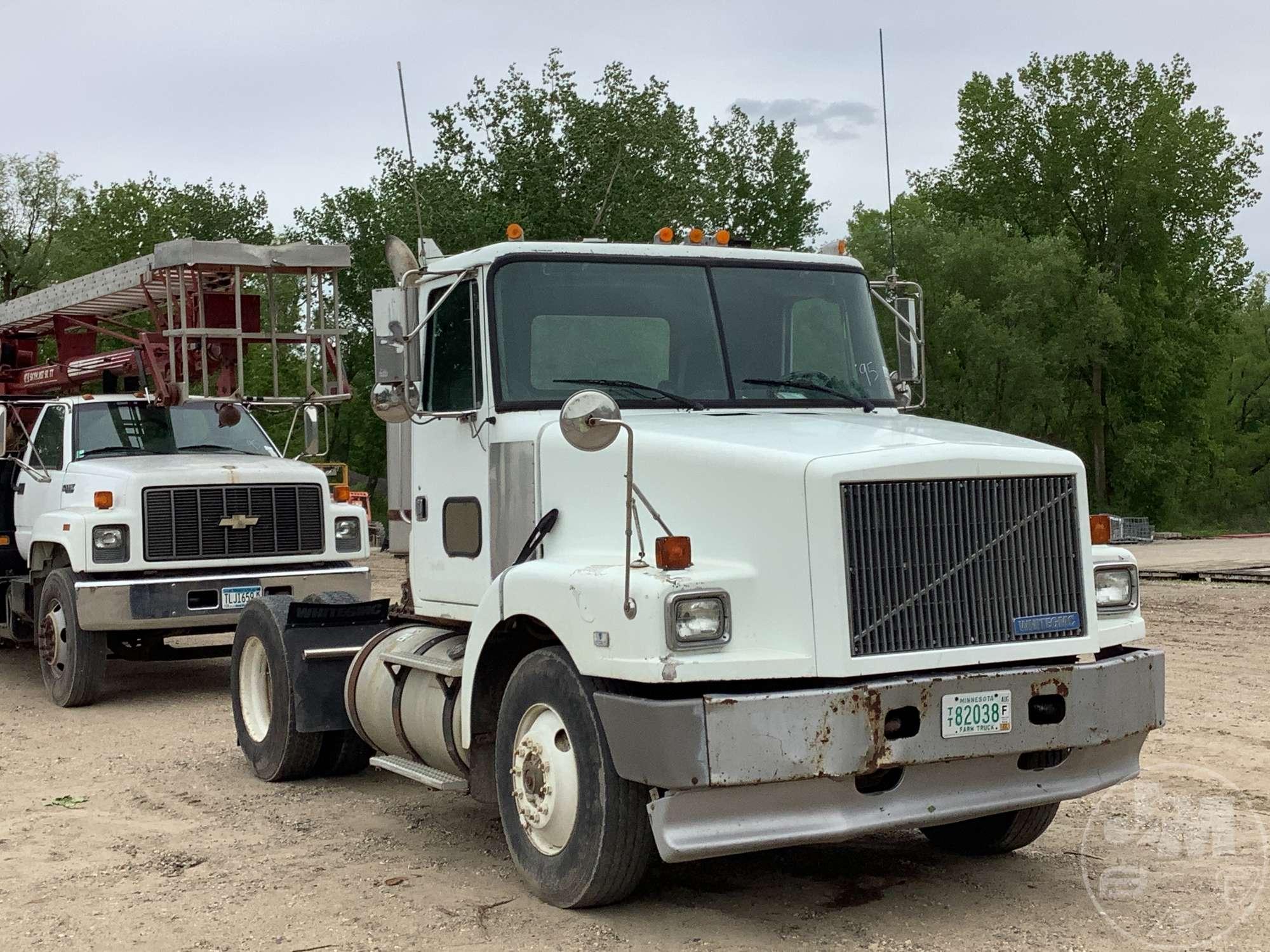 1995 WHITEGMC WB VIN: 4V1JBAPF1SR835927 SINGLE AXLE DAY CAB TRUCK TRACTOR