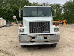 1995 WHITEGMC WB VIN: 4V1JBAPF1SR835927 SINGLE AXLE DAY CAB TRUCK TRACTOR