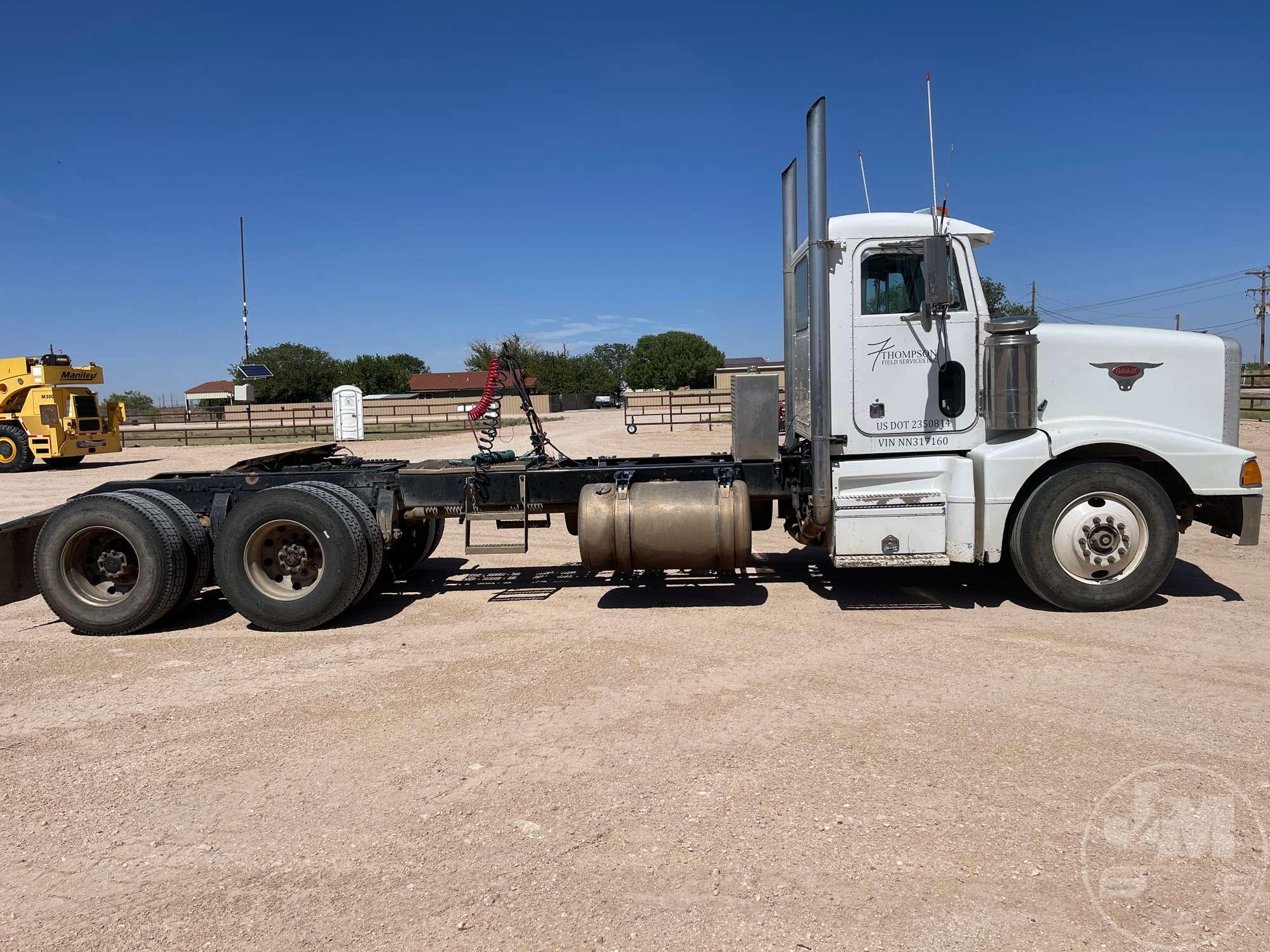 1992 PETERBILT 567 VIN: 1XPCDB9X8NN317160 TANDEM AXLE DAY CAB TRUCK TRACTOR