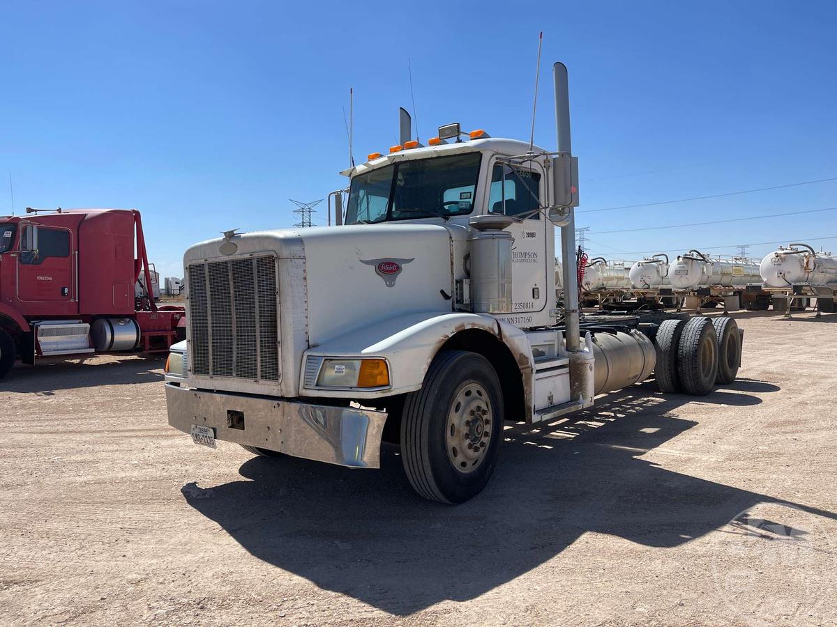 1992 PETERBILT 567 VIN: 1XPCDB9X8NN317160 TANDEM AXLE DAY CAB TRUCK TRACTOR