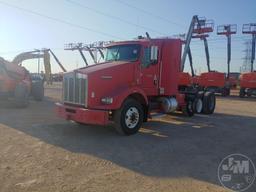 2004 KENWORTH T800 VIN: 1XKDDT9X44J054400 TANDEM AXLE TRUCK TRACTOR