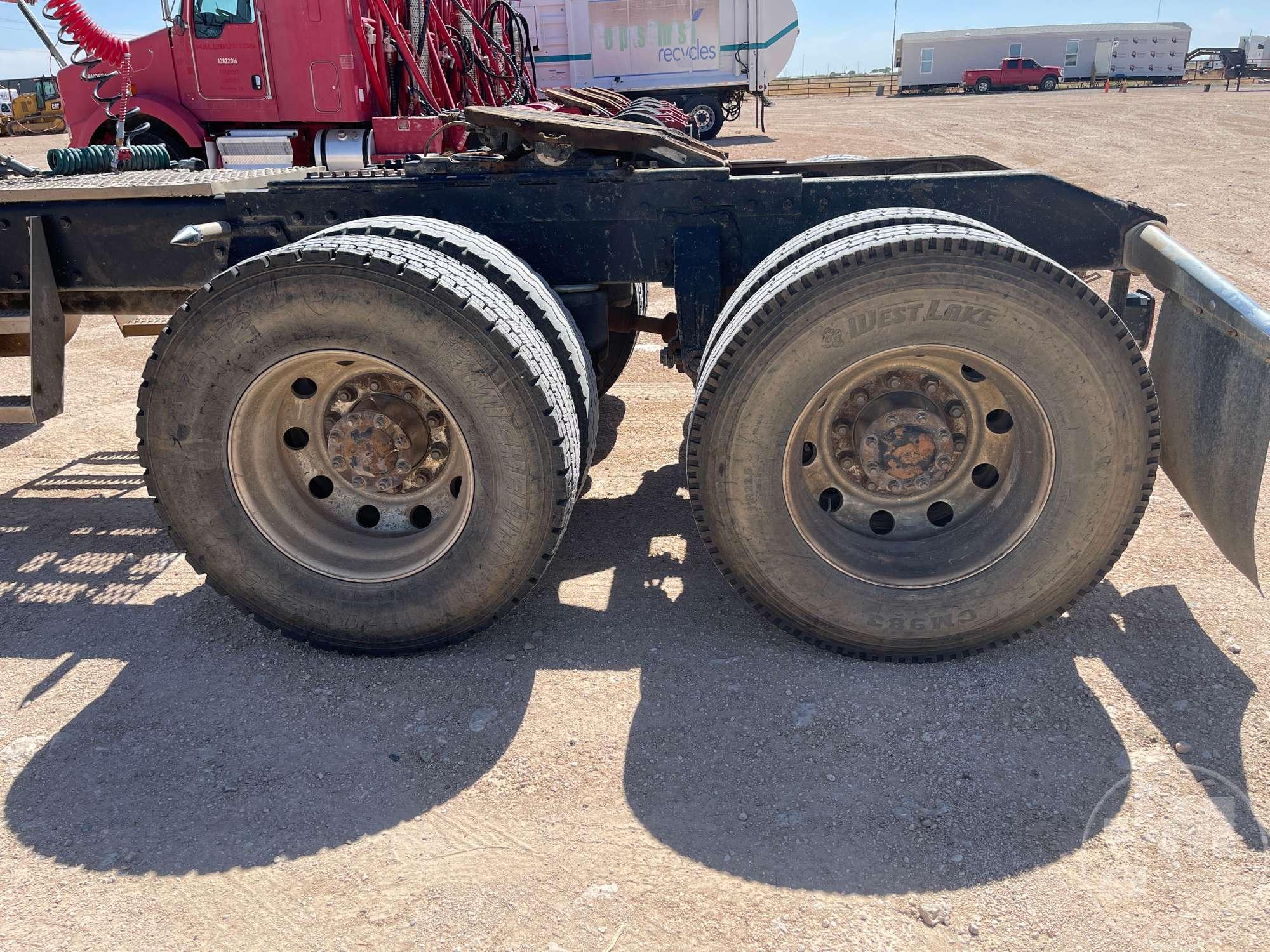 1992 PETERBILT 567 VIN: 1XPCDB9X8NN317160 TANDEM AXLE DAY CAB TRUCK TRACTOR